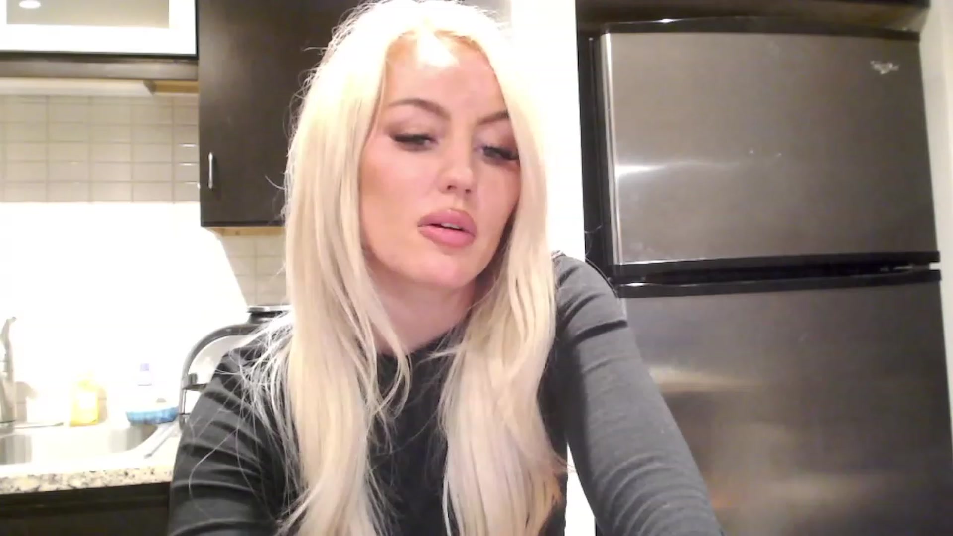 Gallery image thumbnail from Officialelsa's myfreecams stream on, 01/30/2023, 05:33 image 20 of 20