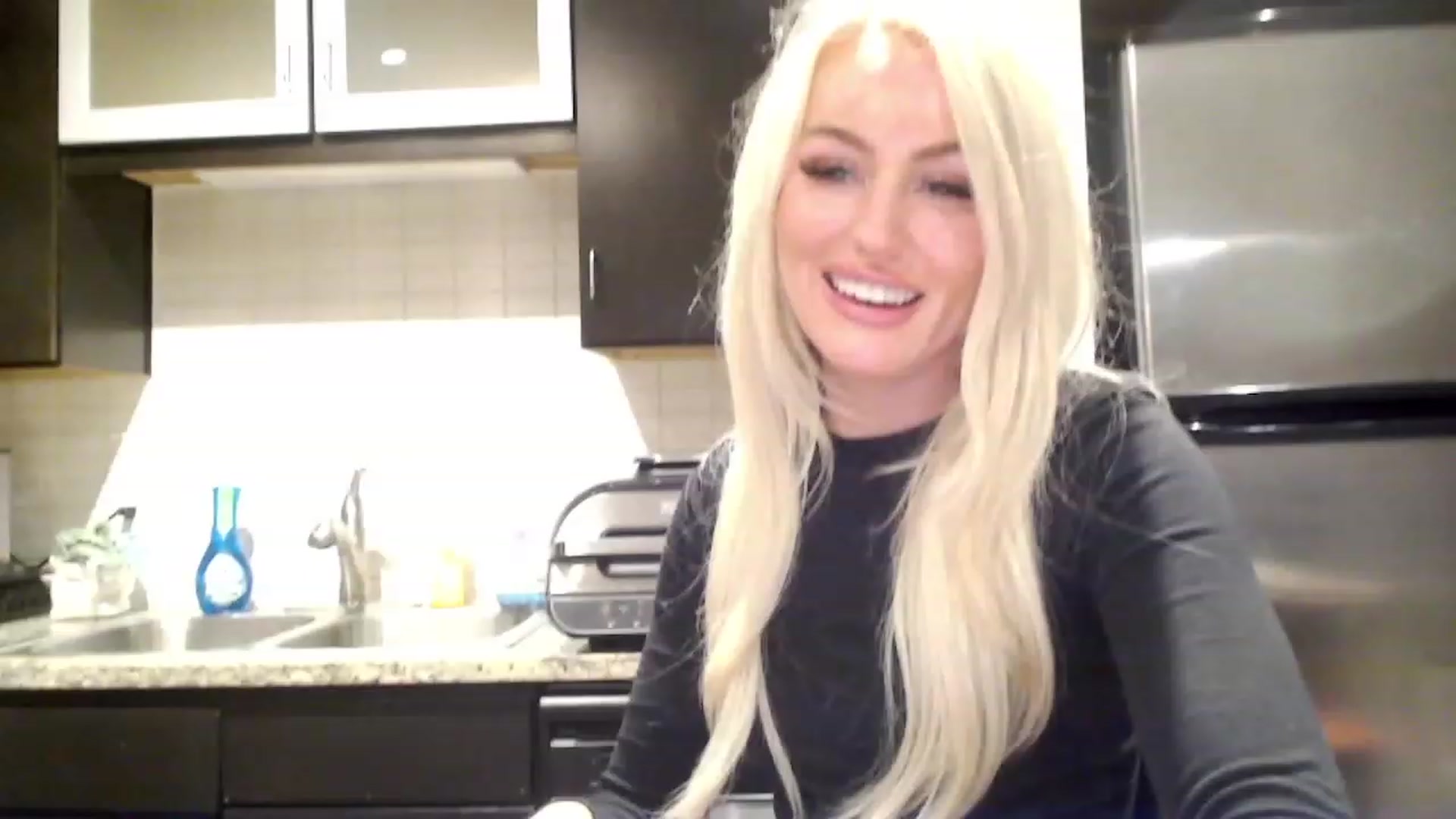 Gallery image thumbnail from Officialelsa's myfreecams stream on, 01/30/2023, 05:33 image 3 of 20