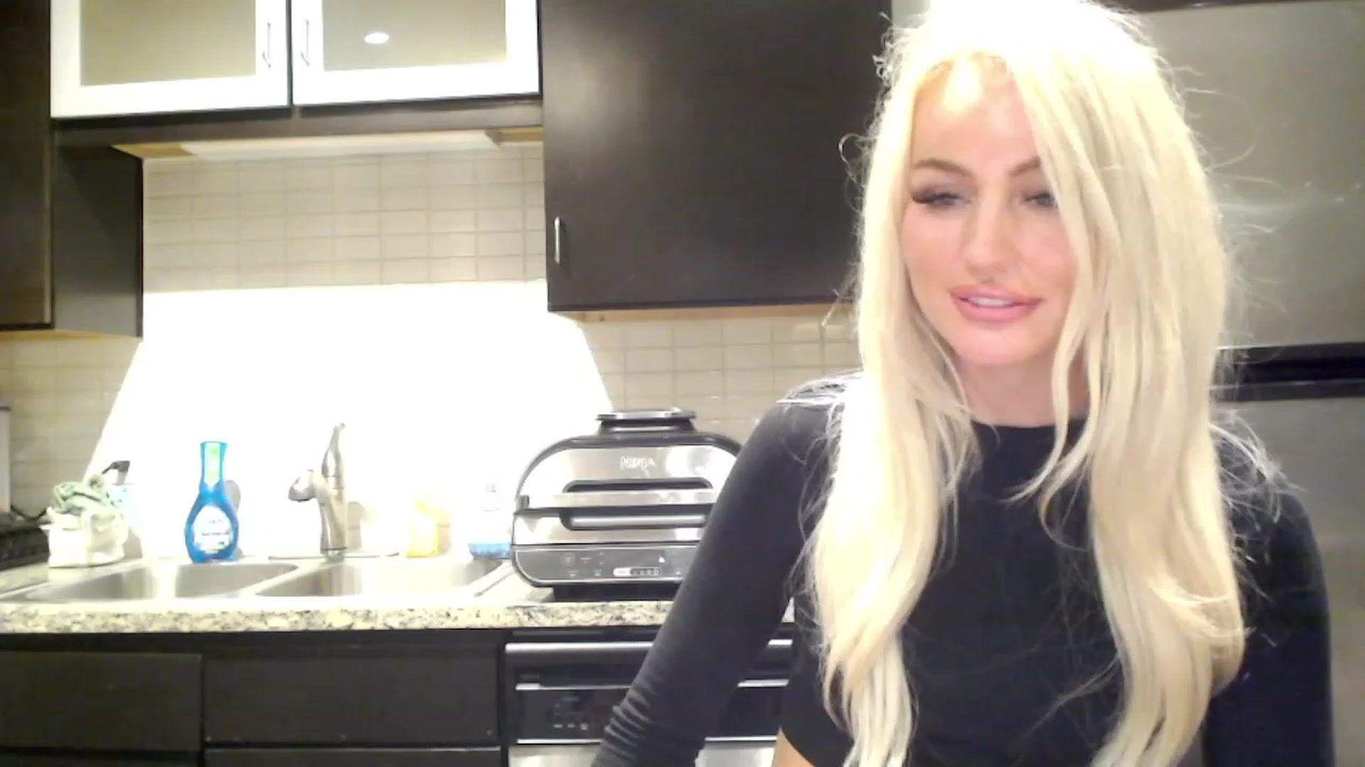 Gallery image thumbnail from Officialelsa's myfreecams stream on, 01/30/2023, 05:33 image 2 of 20