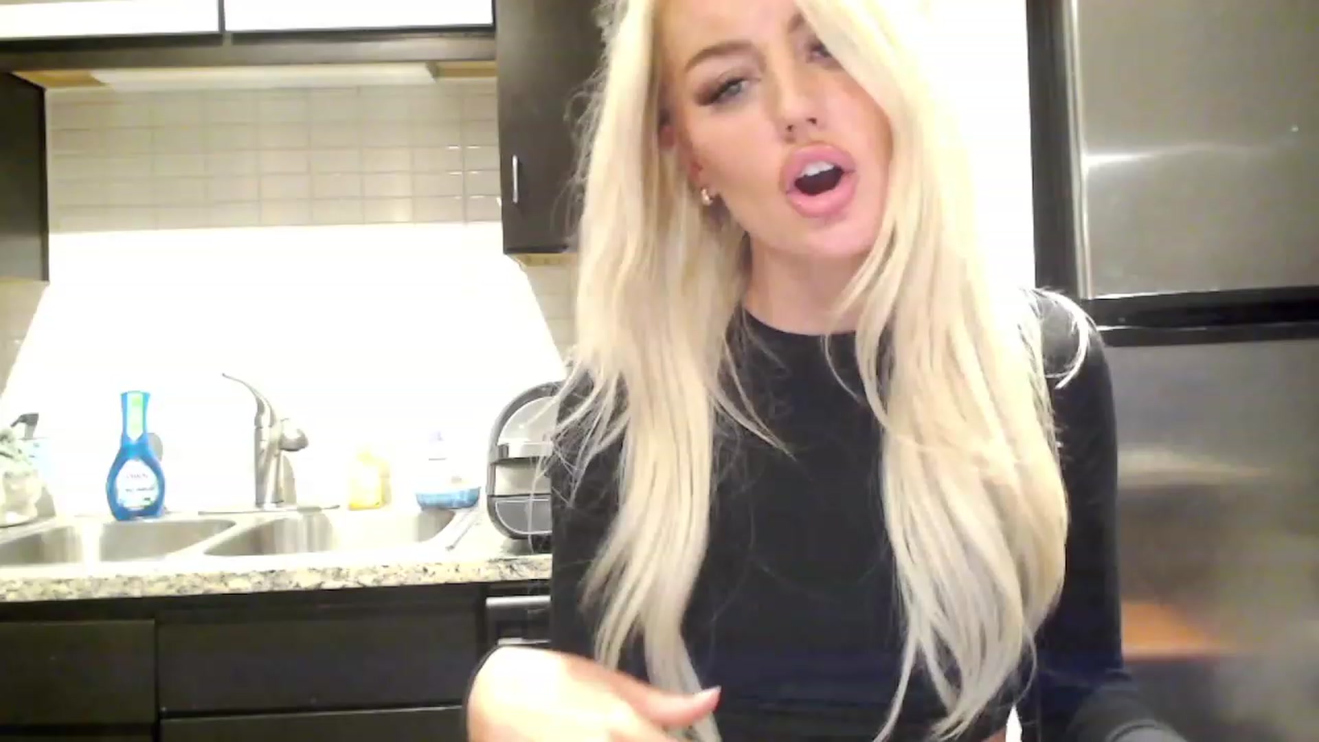 Gallery image thumbnail from Officialelsa's myfreecams stream on, 01/30/2023, 06:47 image 4 of 20
