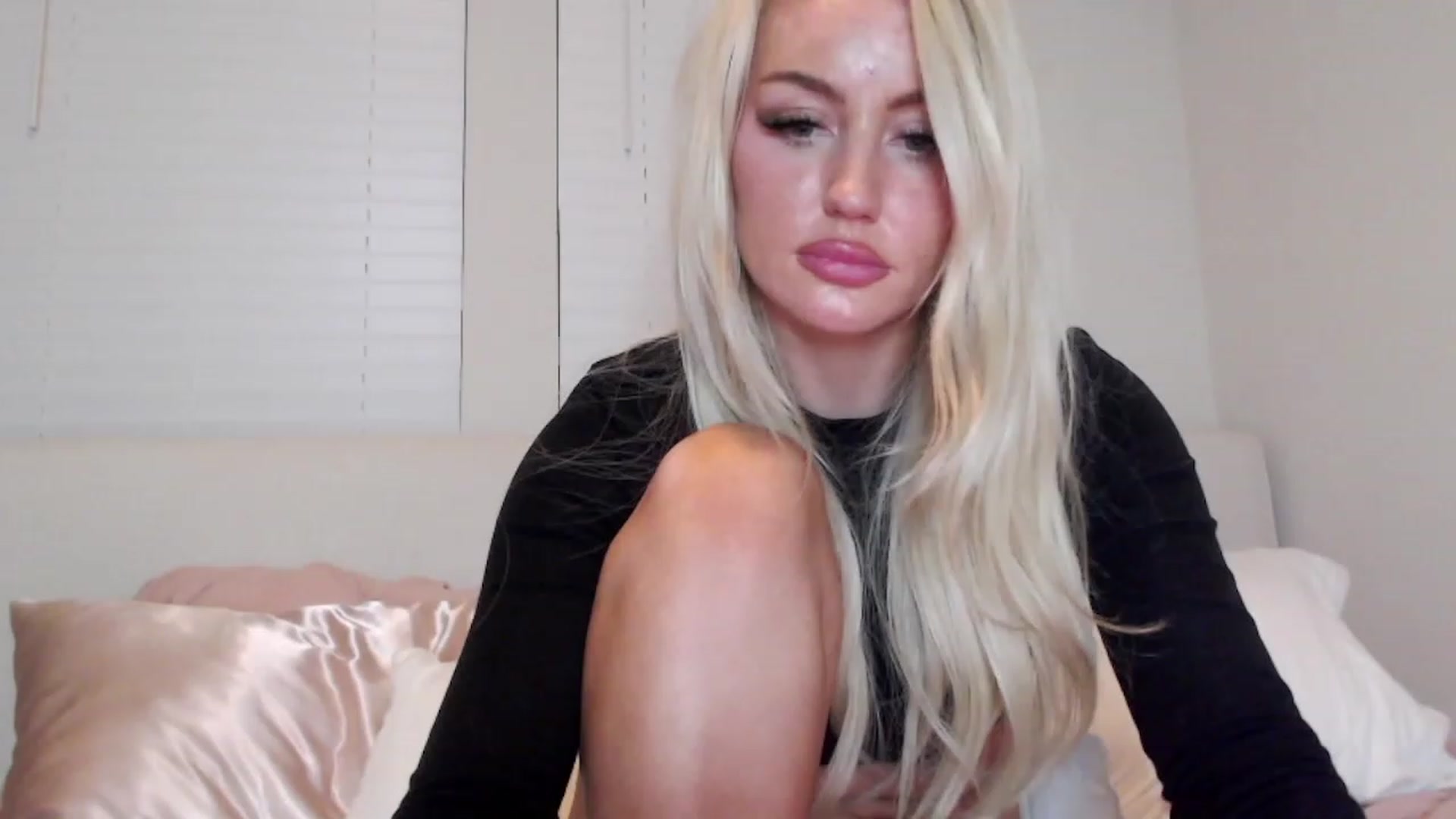 Gallery image thumbnail from Officialelsa's myfreecams stream on, 01/30/2023, 06:47 image 3 of 20