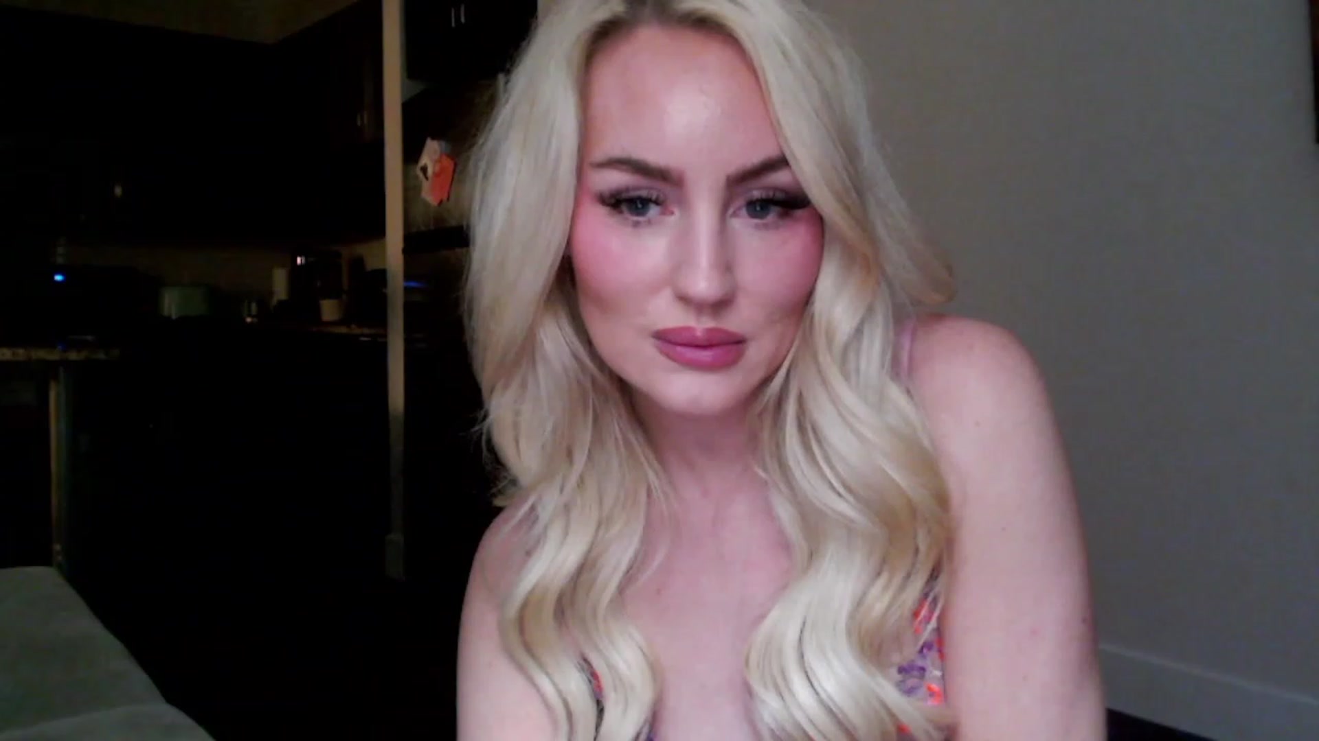 Gallery image thumbnail from Officialelsa's myfreecams stream on, 02/10/2023, 07:50 image 20 of 20
