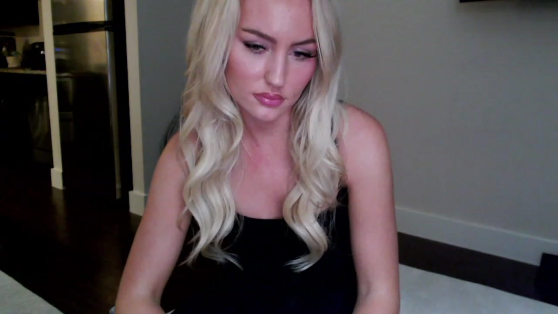 Gallery image thumbnail from Officialelsa's myfreecams stream on, 02/11/2023, 03:17 image 5 of 20