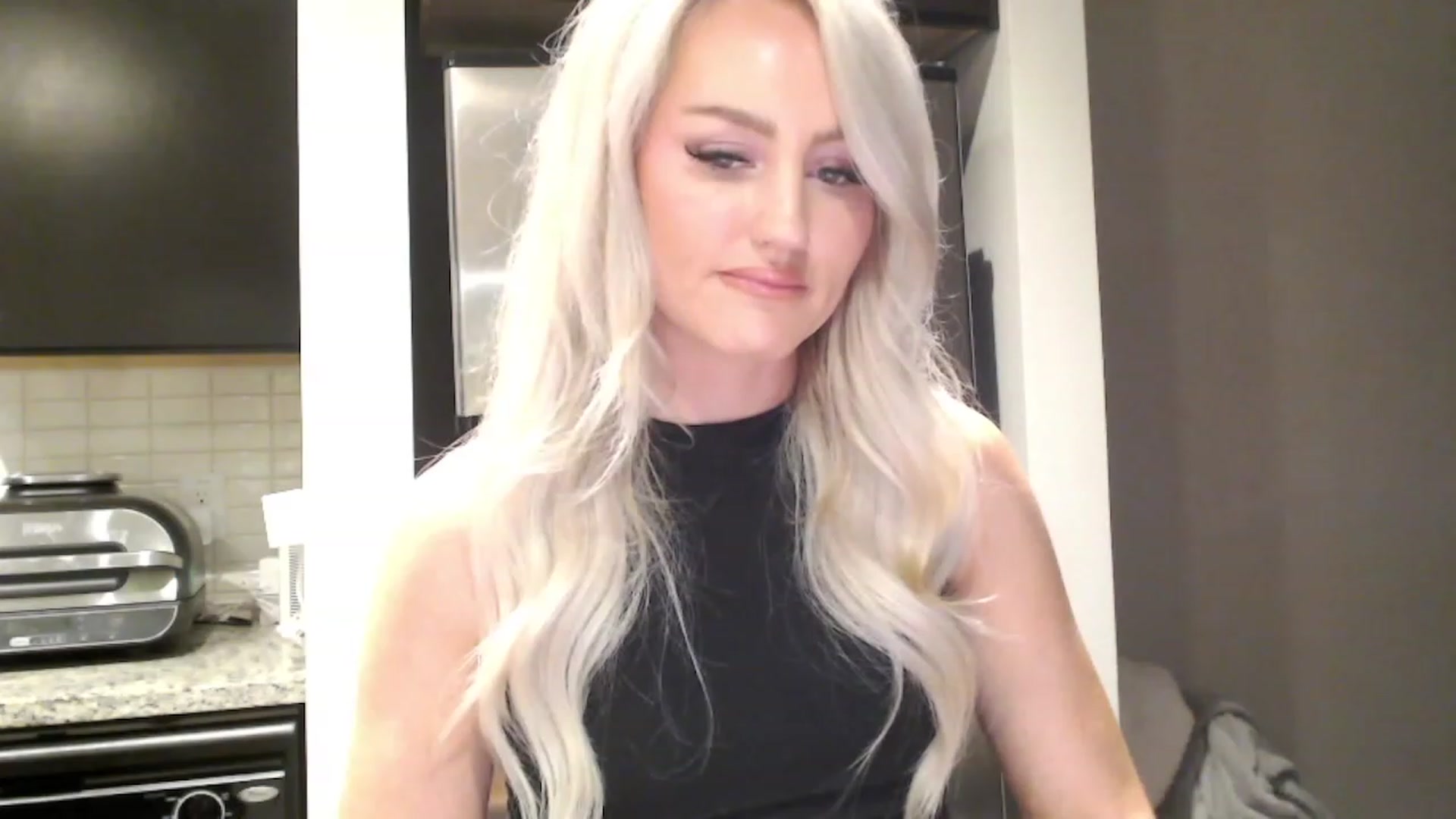 Gallery image thumbnail from Officialelsa's myfreecams stream on, 03/09/2023, 04:38 image 9 of 20