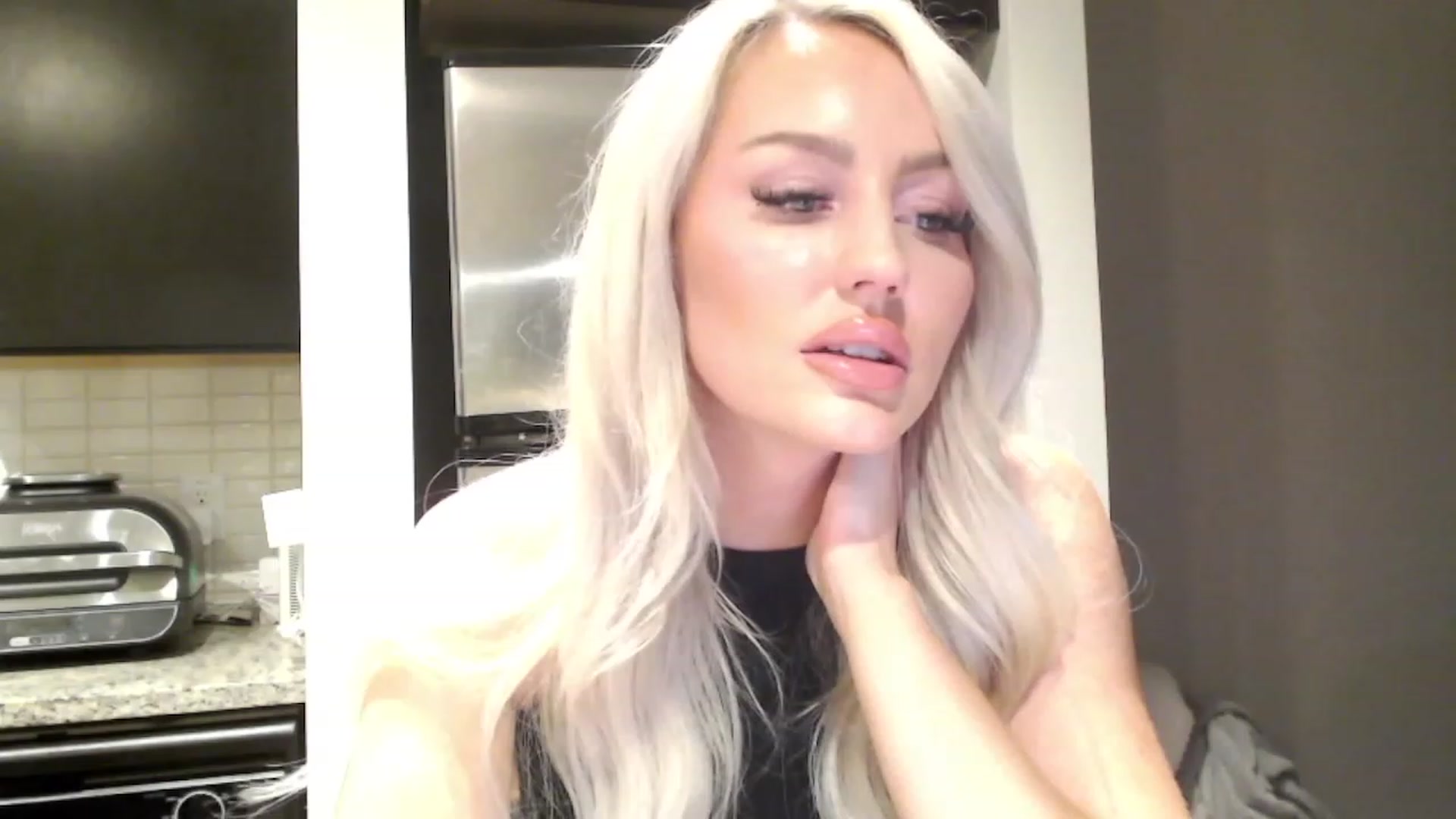 Gallery image thumbnail from Officialelsa's myfreecams stream on, 03/09/2023, 04:38 image 8 of 20