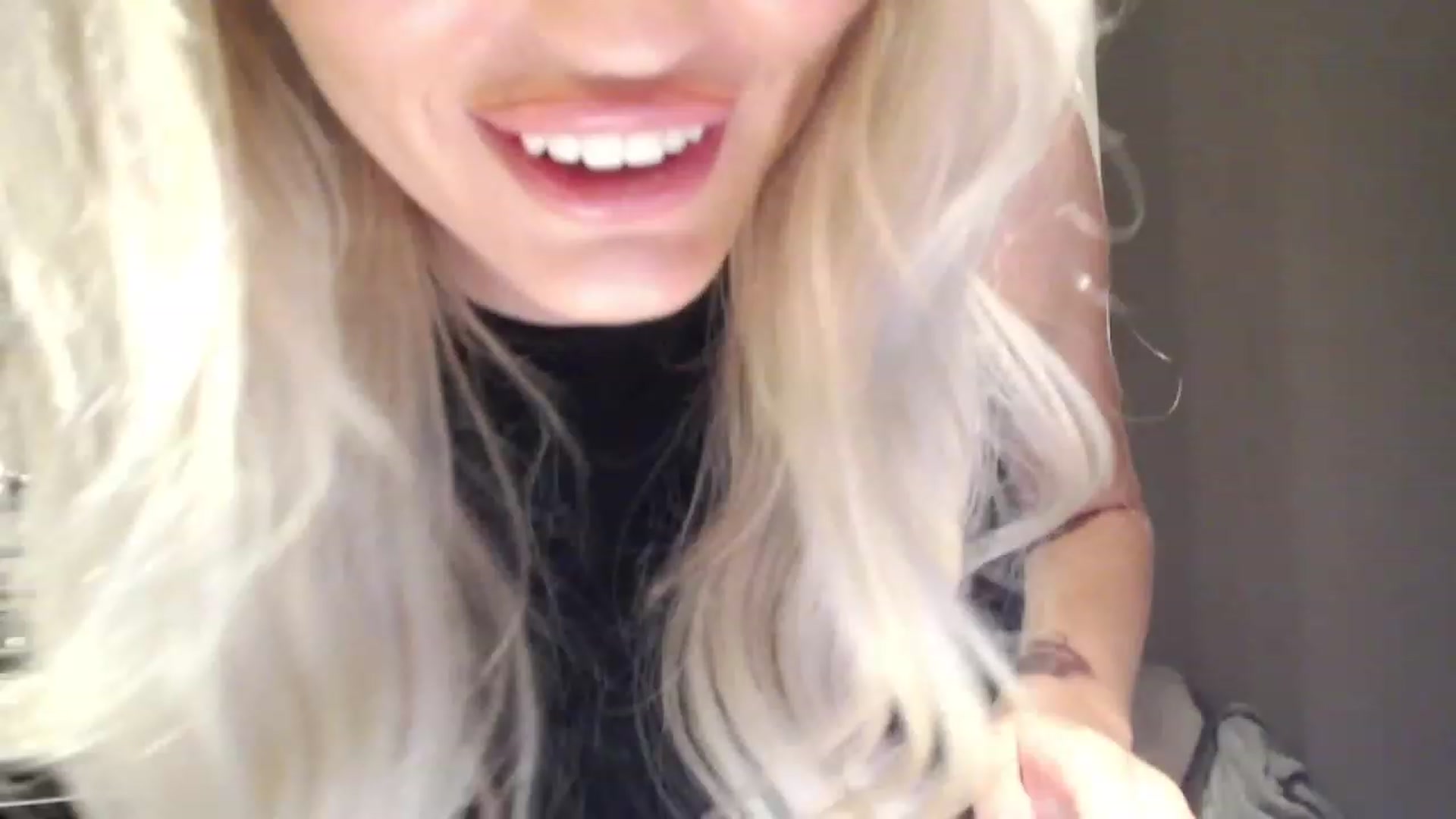 Gallery image thumbnail from Officialelsa's myfreecams stream on, 03/09/2023, 04:38 image 11 of 20
