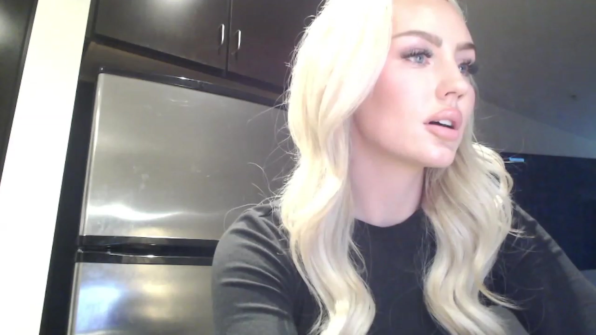 Gallery image thumbnail from Officialelsa's myfreecams stream on, 03/20/2023, 22:37 image 17 of 20
