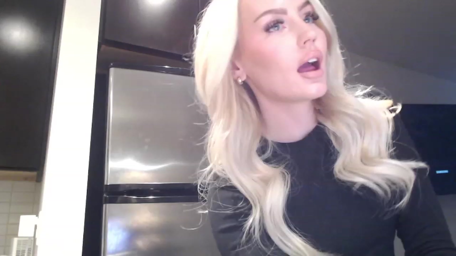 Gallery image thumbnail from Officialelsa's myfreecams stream on, 03/20/2023, 22:37 image 2 of 20