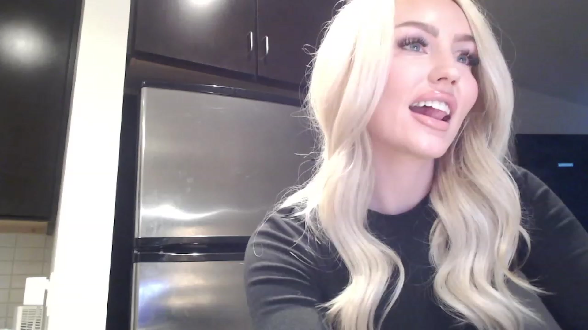 Gallery image thumbnail from Officialelsa's myfreecams stream on, 03/20/2023, 22:37 image 4 of 20