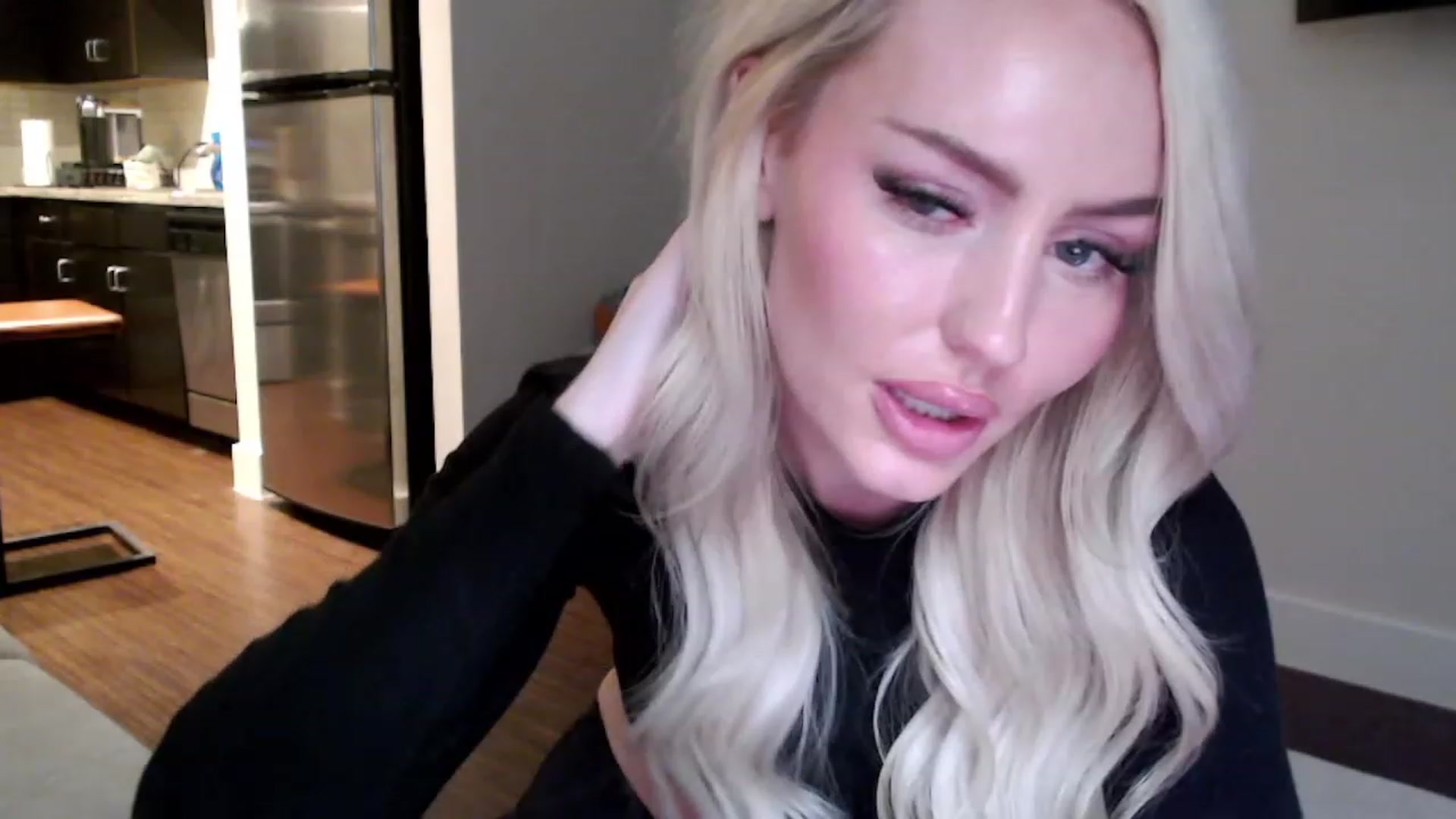 Gallery image thumbnail from Officialelsa's myfreecams stream on, 03/21/2023, 04:22 image 11 of 20