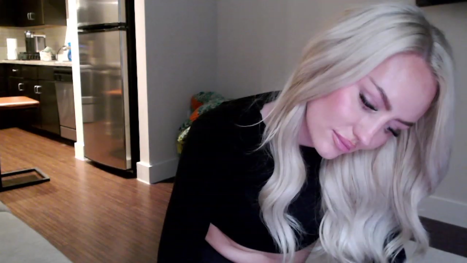 Gallery image thumbnail from Officialelsa's myfreecams stream on, 03/21/2023, 04:22 image 8 of 20