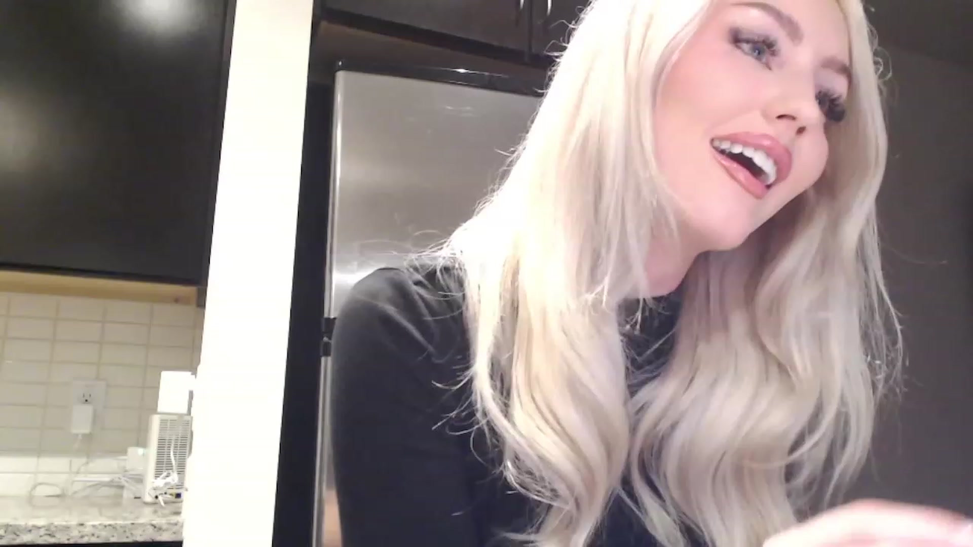 Gallery image thumbnail from Officialelsa's myfreecams stream on, 04/05/2023, 03:10 image 9 of 20