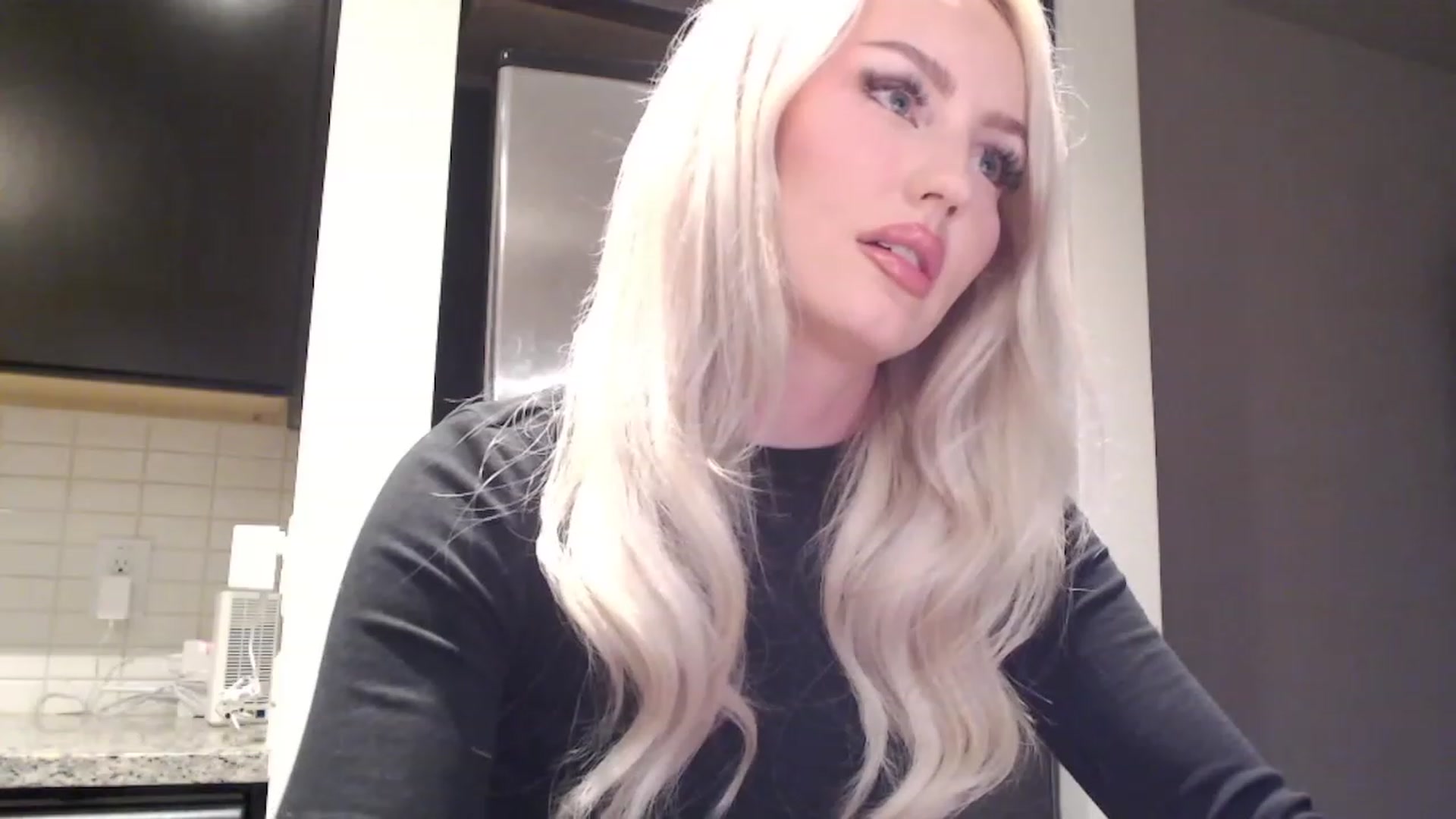 Gallery image thumbnail from Officialelsa's myfreecams stream on, 04/05/2023, 03:10 image 18 of 20