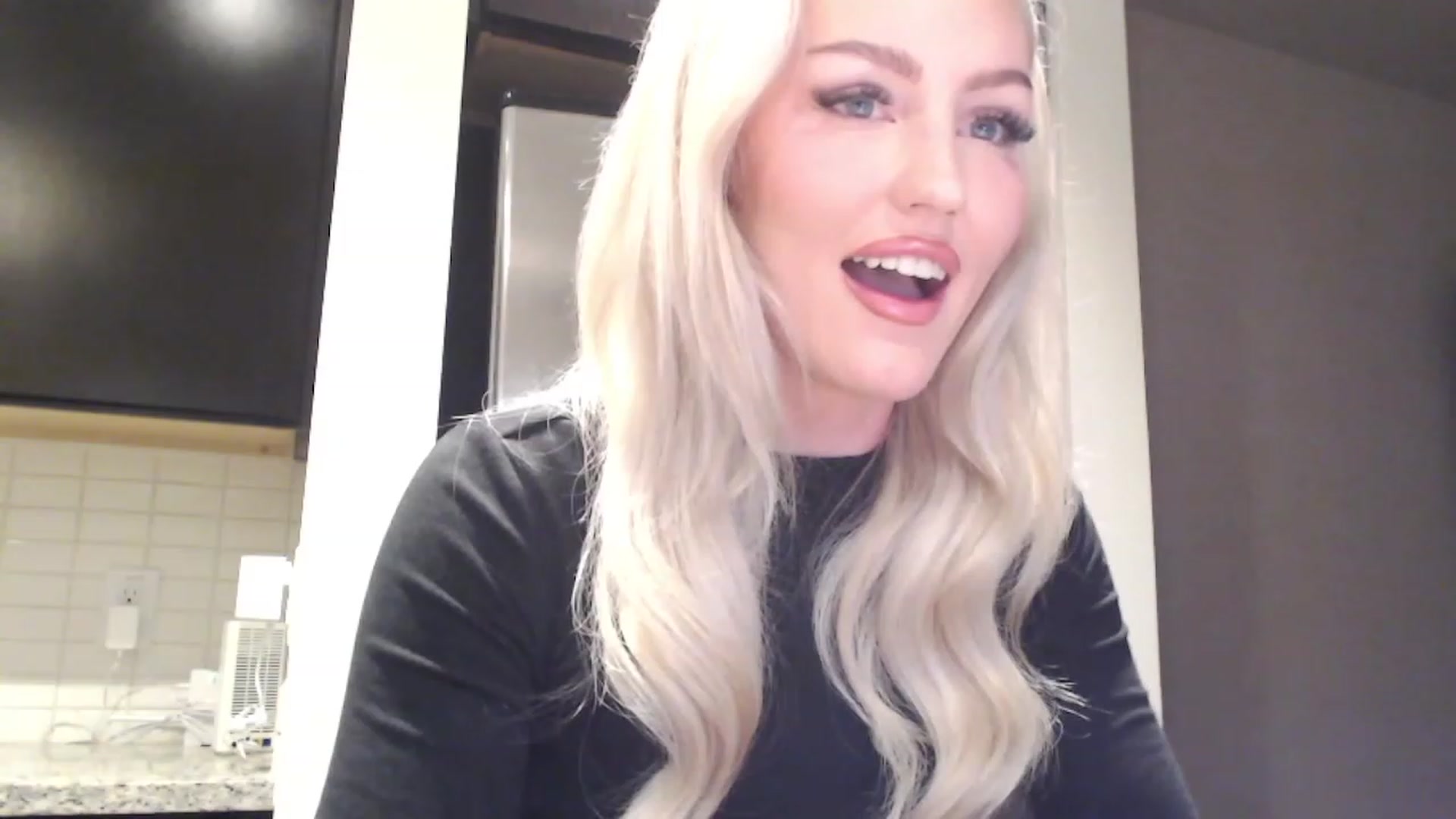 Gallery image thumbnail from Officialelsa's myfreecams stream on, 04/05/2023, 03:10 image 13 of 20
