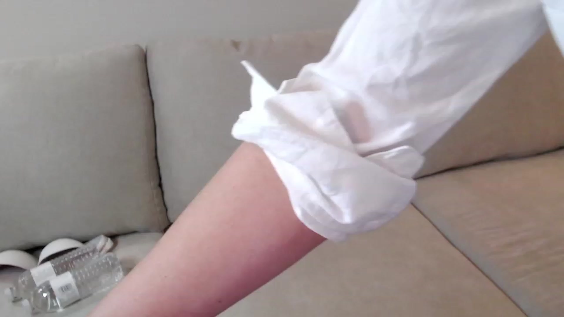 Gallery image thumbnail from Officialelsa's myfreecams stream on, 07/19/2023, 24:53 image 10 of 20