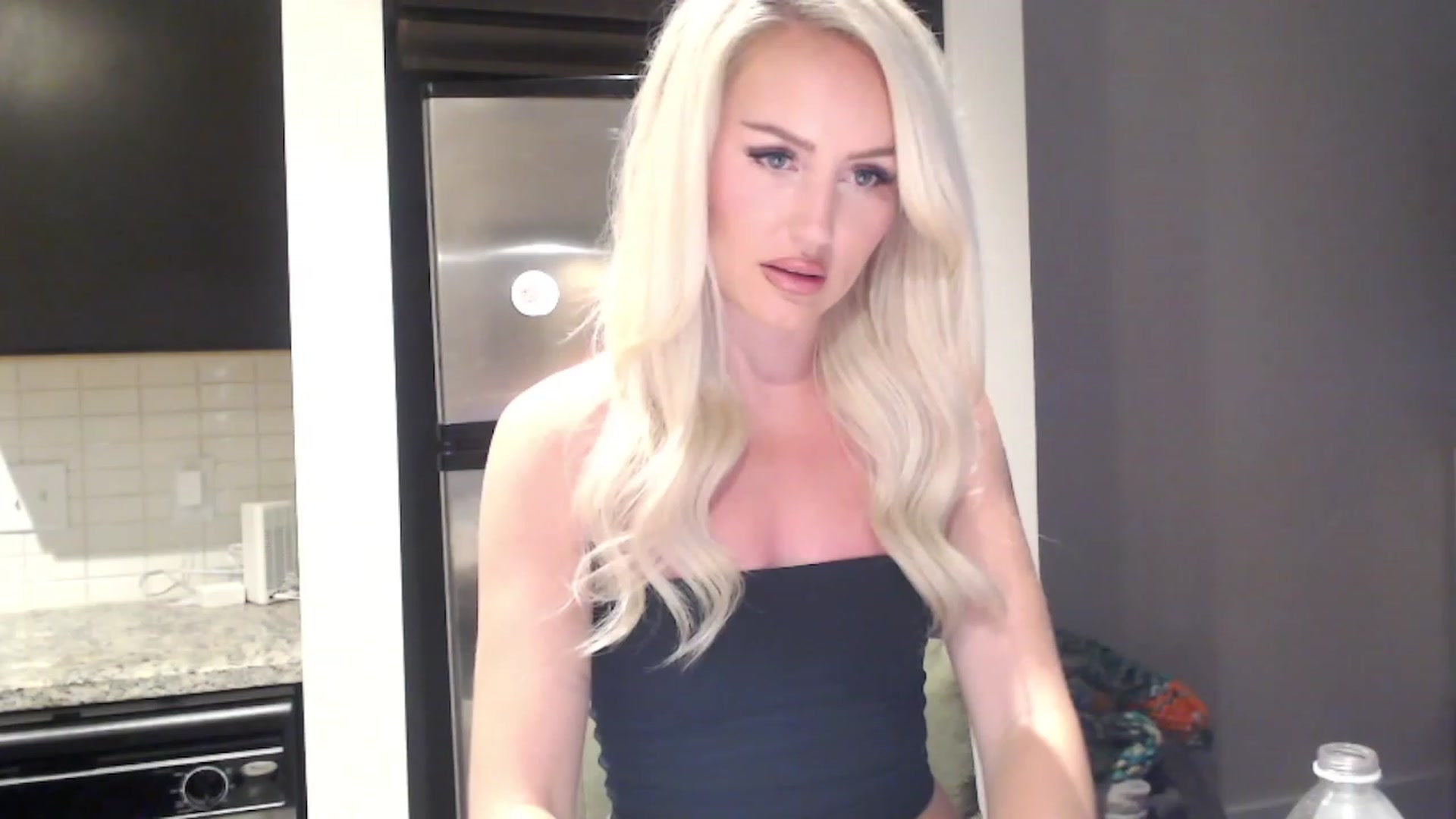 Gallery image thumbnail from Officialelsa's myfreecams stream on, 08/13/2023, 23:48 image 20 of 20
