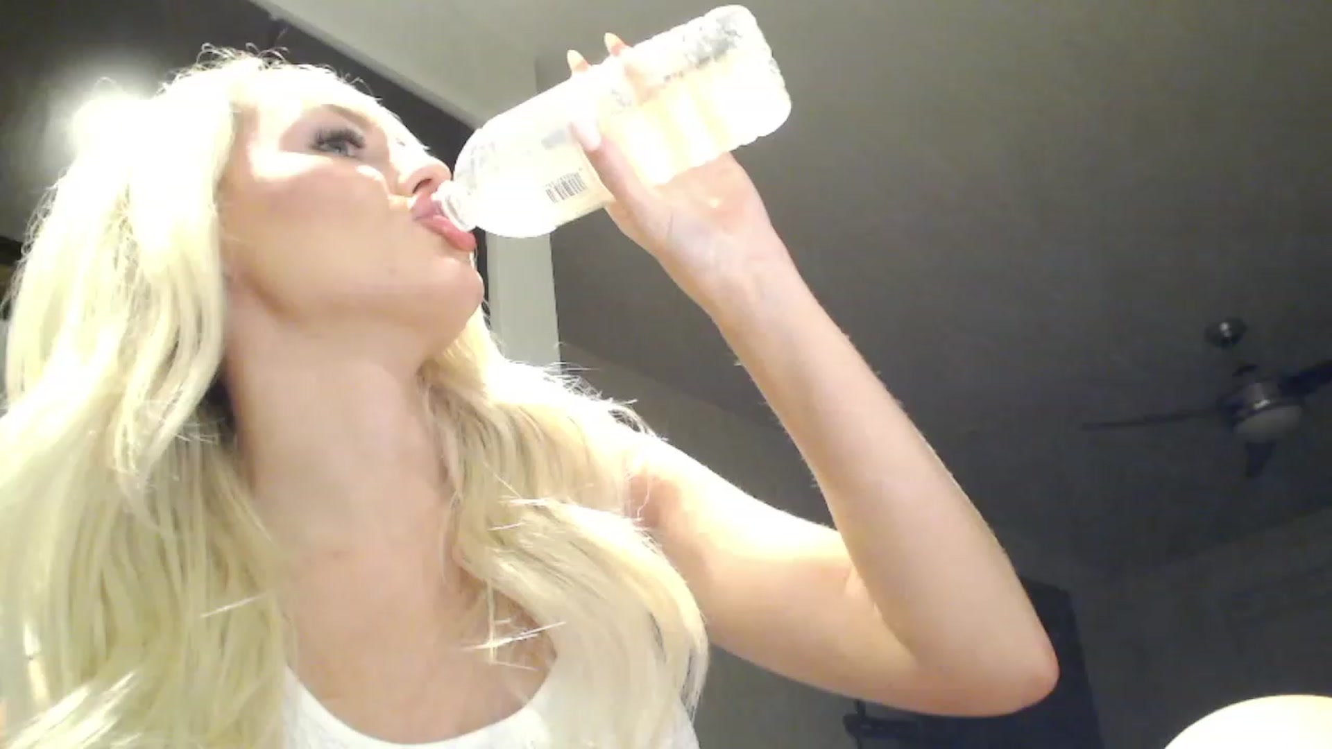 Gallery image thumbnail from Officialelsa's myfreecams stream on, 09/21/2023, 03:41 image 7 of 20