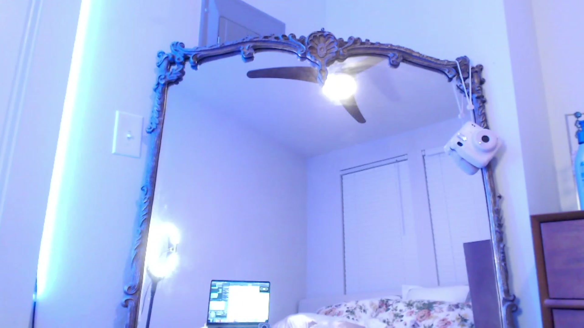 Gallery image thumbnail from Officialelsa's myfreecams stream on, 09/27/2023, 02:24 image 5 of 20