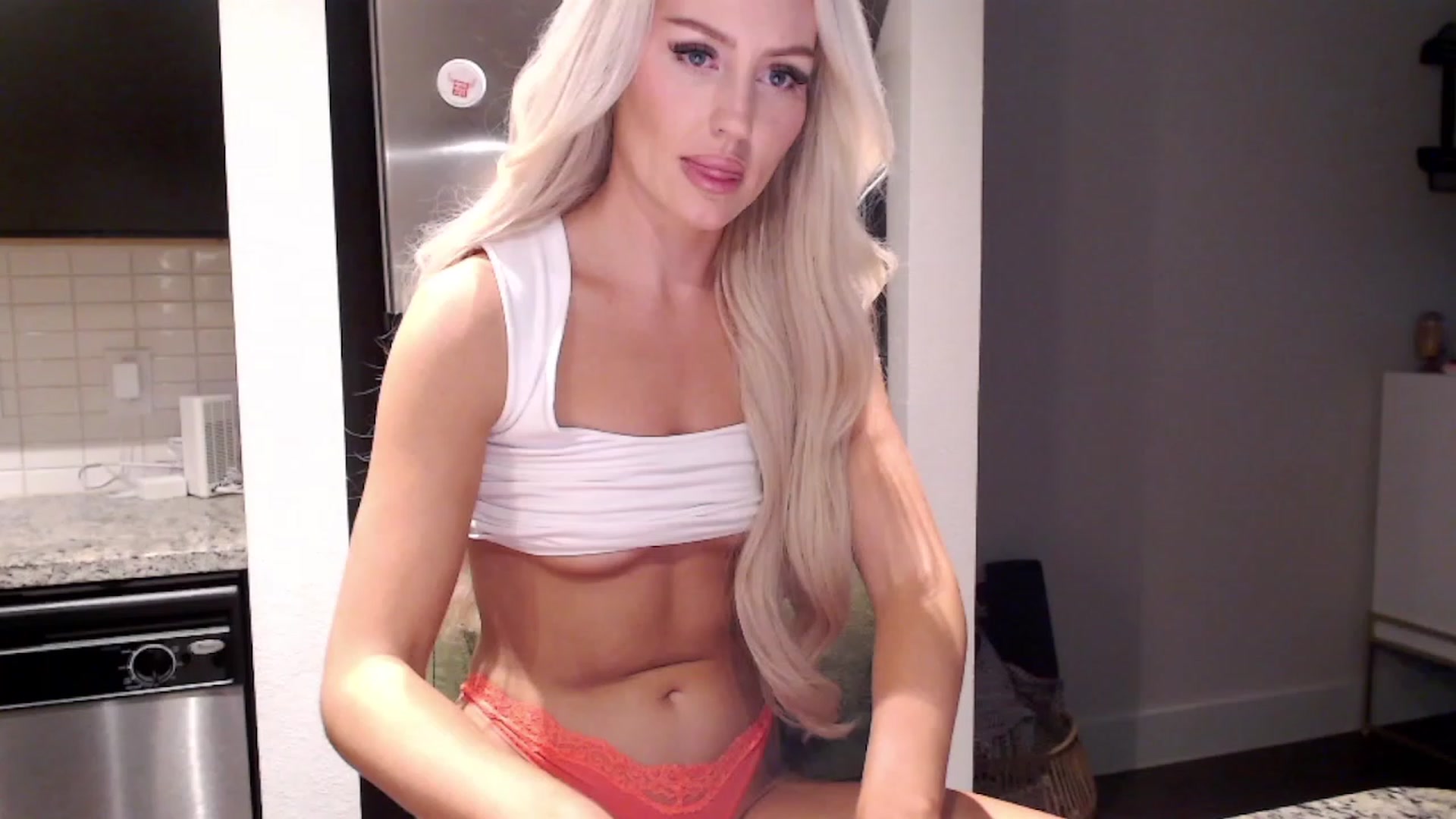 Gallery image thumbnail from Officialelsa's myfreecams stream on, 11/03/2023, 22:23 image 16 of 20