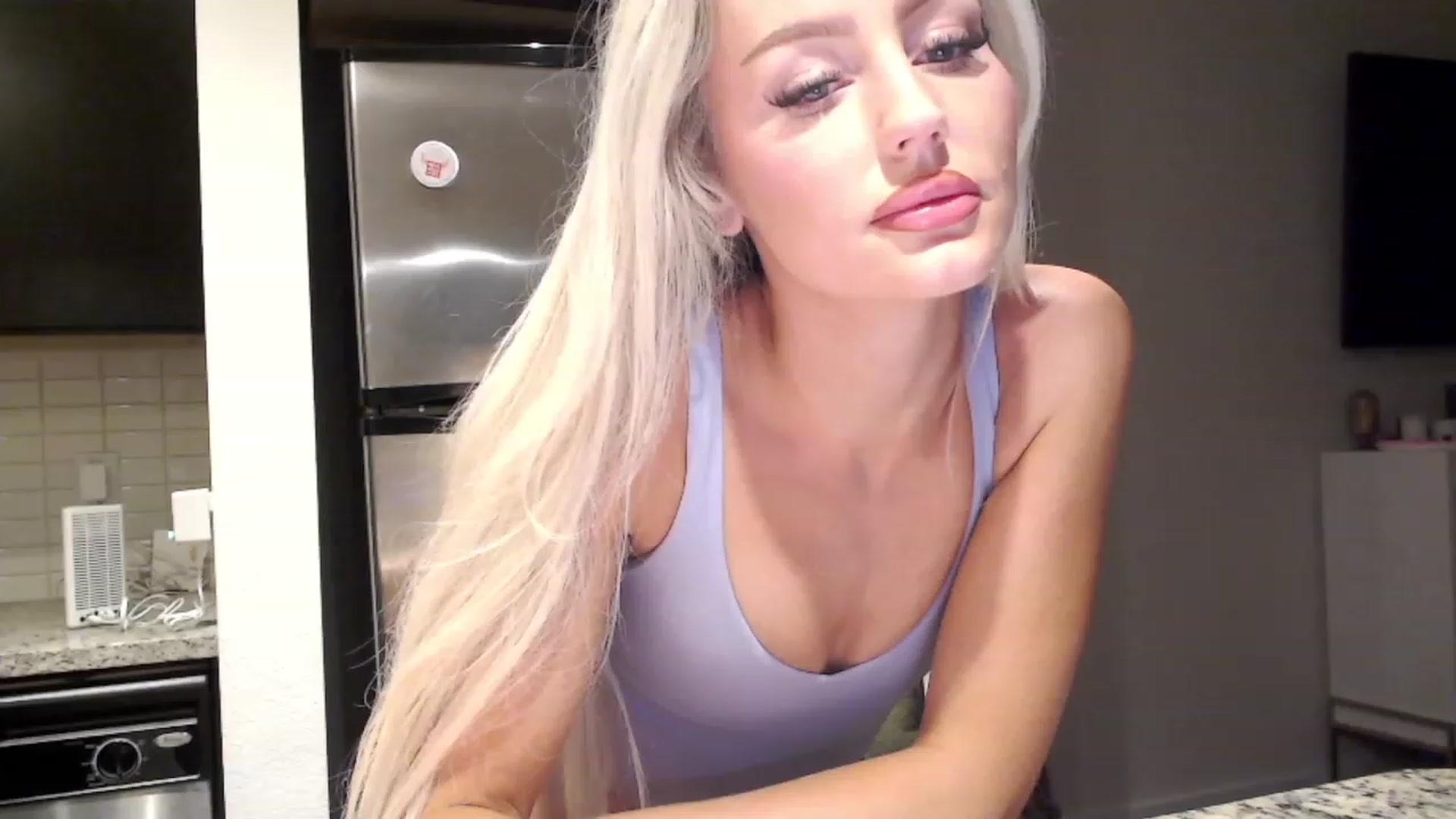 Gallery image thumbnail from Officialelsa's myfreecams stream on, 12/06/2023, 07:43 image 9 of 20