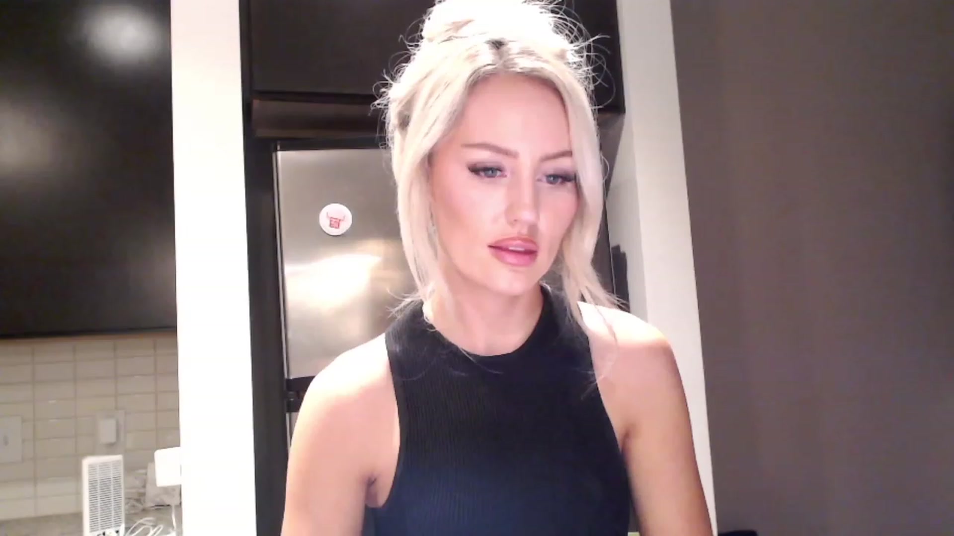 Gallery image thumbnail from Officialelsa's myfreecams stream on, 12/07/2023, 06:47 image 19 of 20