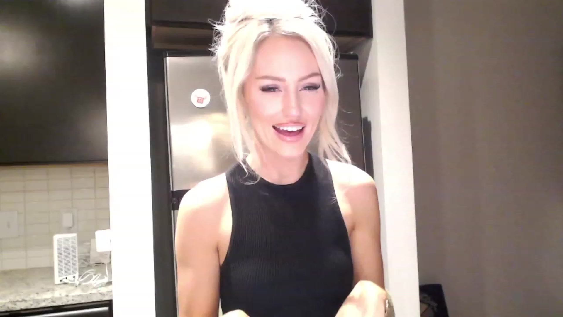 Gallery image thumbnail from Officialelsa's myfreecams stream on, 12/07/2023, 06:47 image 1 of 20