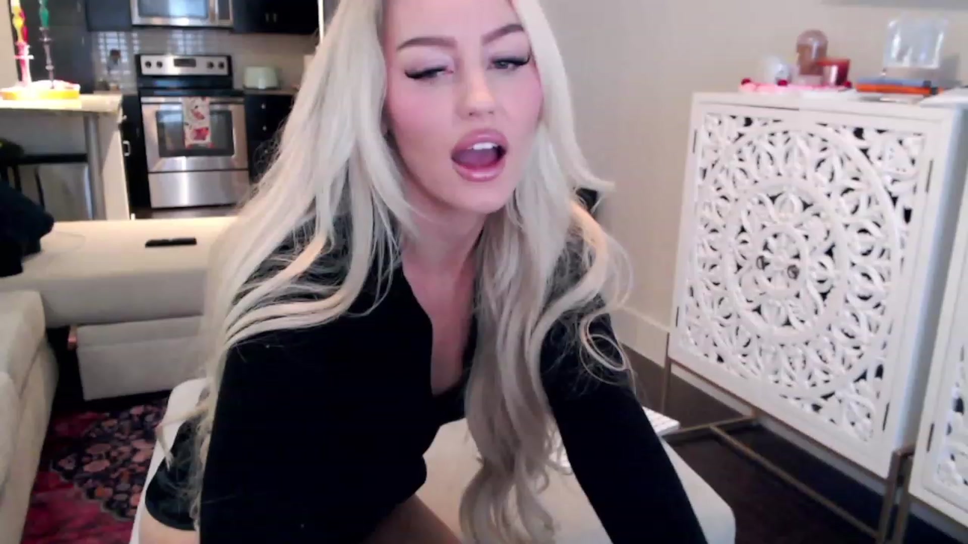 Gallery image thumbnail from Officialelsa's myfreecams stream on, 12/14/2023, 21:52 image 9 of 20