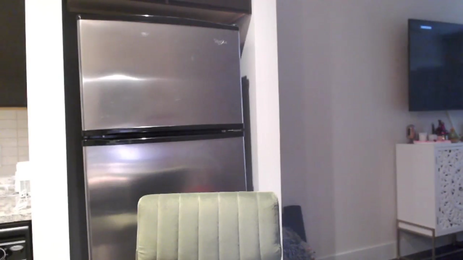 Gallery image thumbnail from Officialelsa's myfreecams stream on, 04/08/2024, 22:13 image 13 of 20