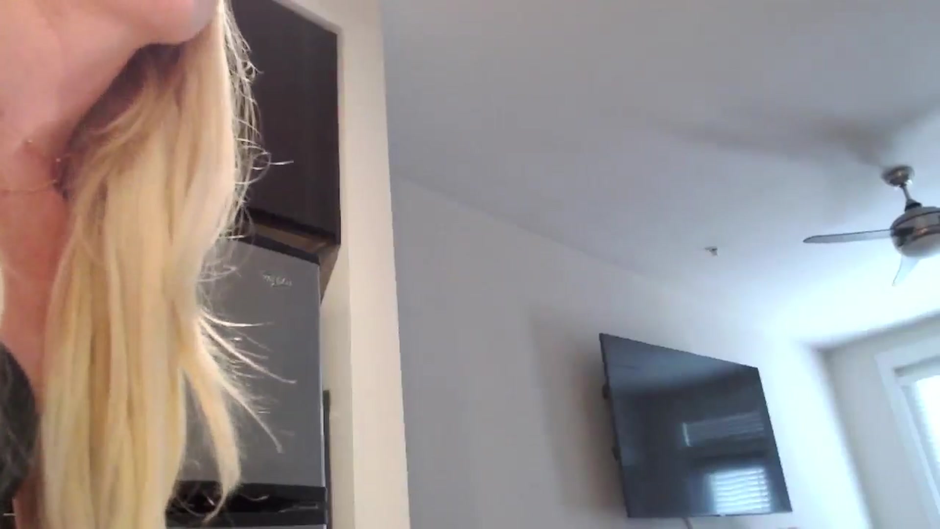 Gallery image thumbnail from Officialelsa's myfreecams stream on, 06/11/2024, 20:56 image 5 of 20