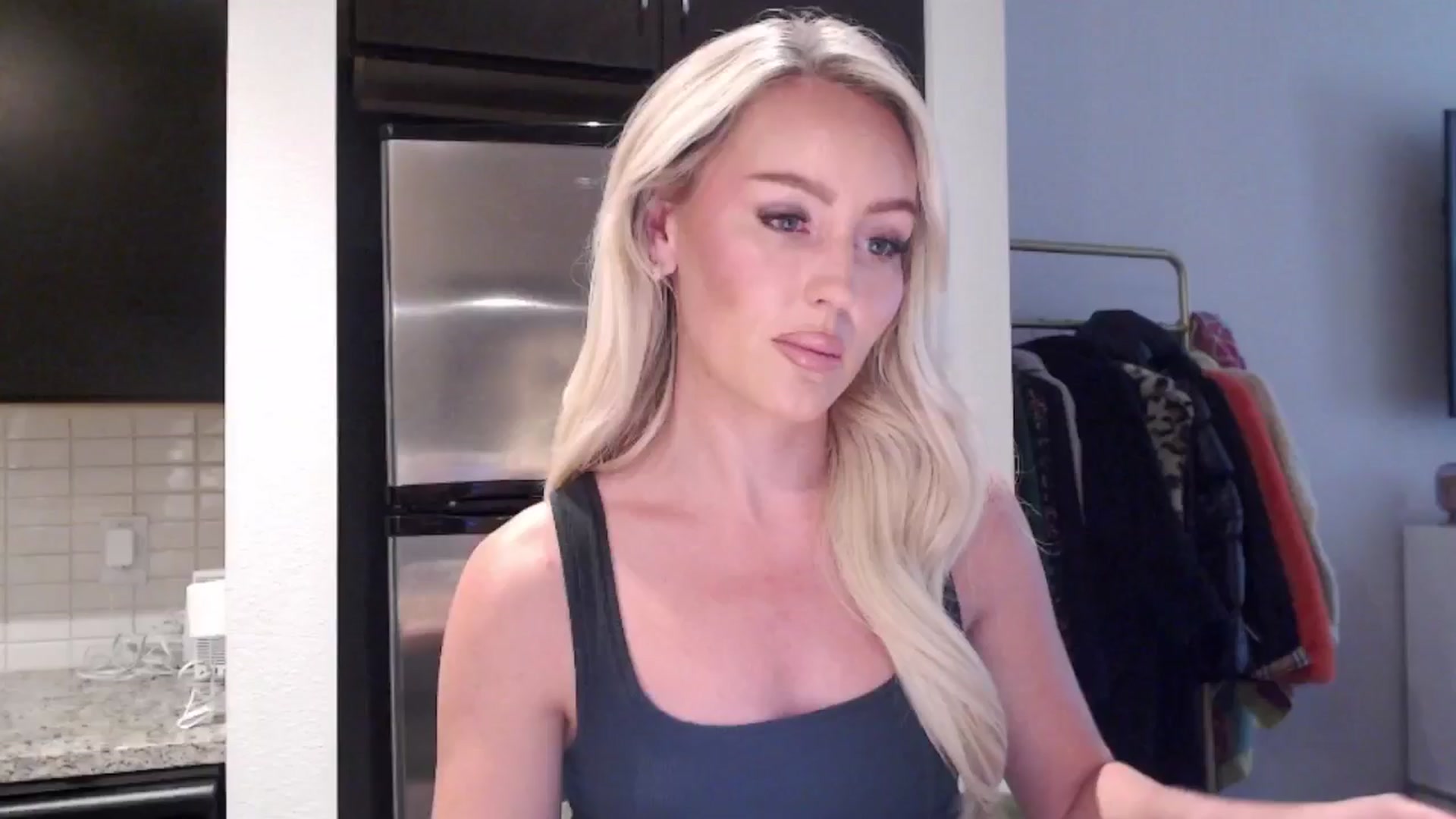 Gallery image thumbnail from Officialelsa's myfreecams stream on, 06/15/2024, 22:15 image 15 of 20