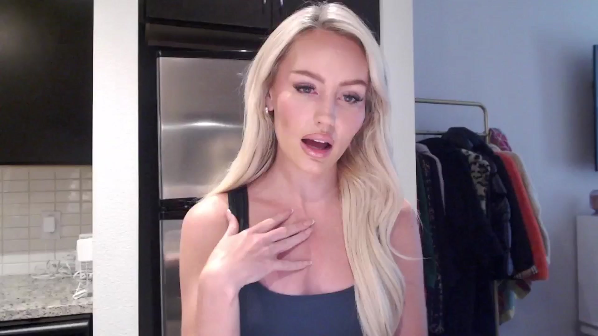 Gallery image thumbnail from Officialelsa's myfreecams stream on, 06/15/2024, 22:15 image 12 of 20
