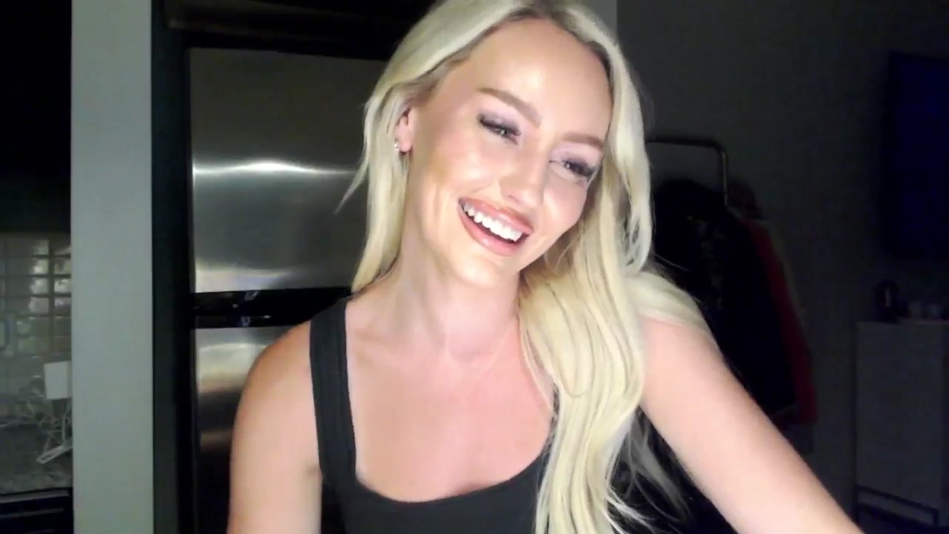 Gallery image thumbnail from Officialelsa's myfreecams stream on, 06/16/2024, 04:29 image 20 of 20