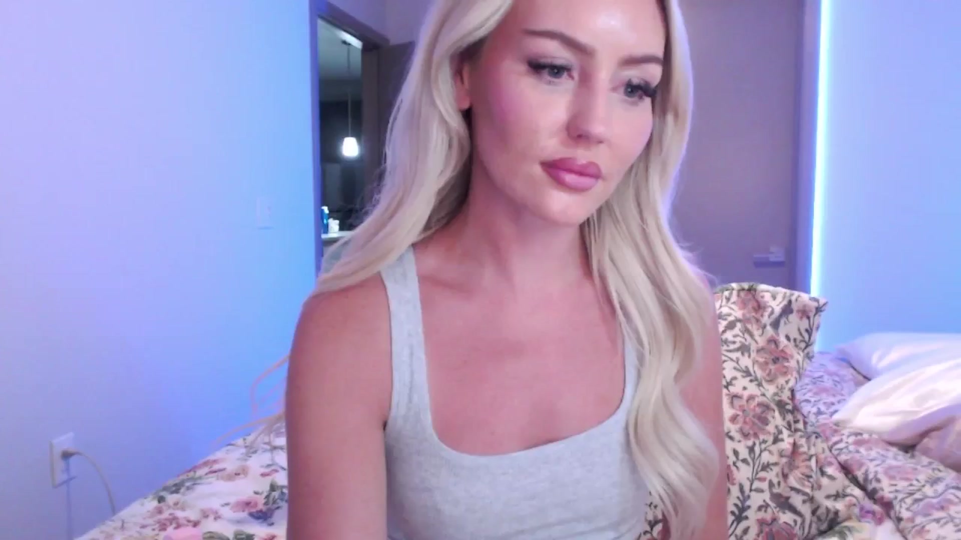 Gallery image thumbnail from Officialelsa's myfreecams stream on, 07/16/2024, 06:44 image 2 of 20