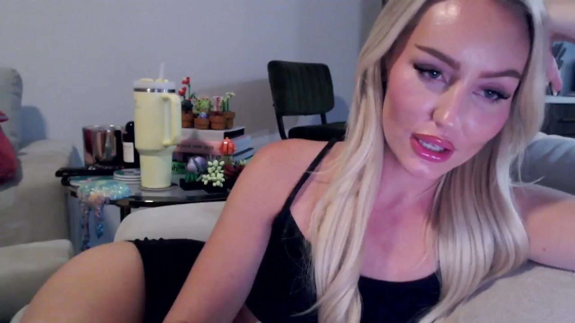 Gallery image thumbnail from Officialelsa's myfreecams stream on, 07/29/2024, 05:46 image 20 of 20