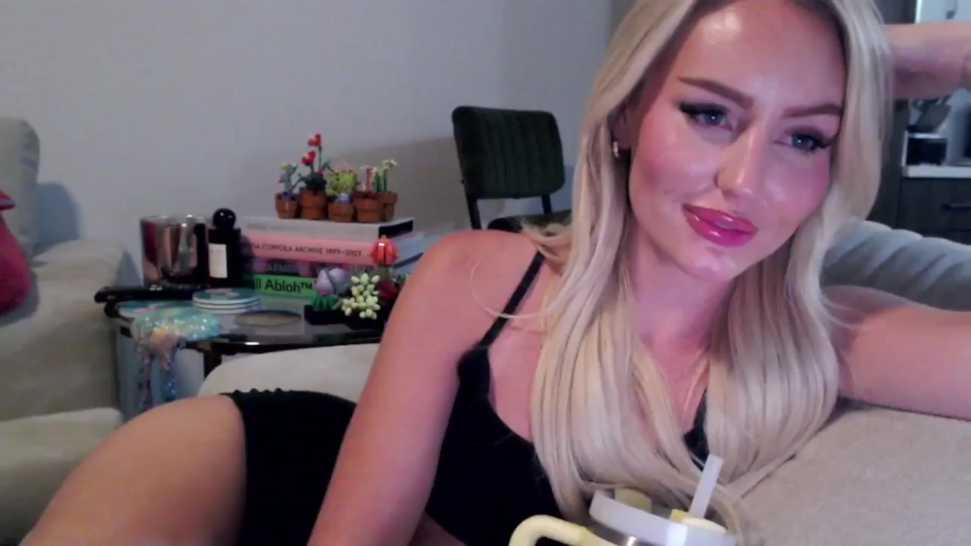 Gallery image thumbnail from Officialelsa's myfreecams stream on, 07/29/2024, 05:46 image 10 of 20