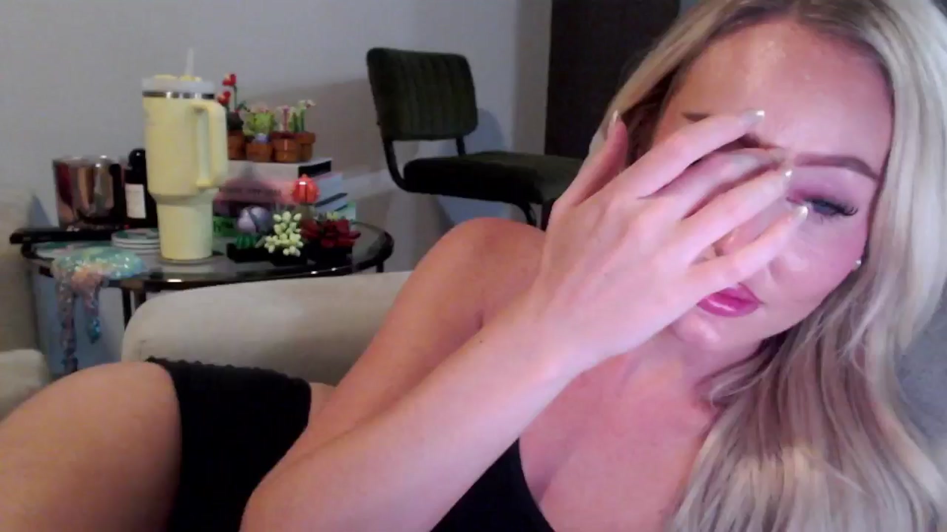 Gallery image thumbnail from Officialelsa's myfreecams stream on, 07/29/2024, 06:24 image 19 of 20
