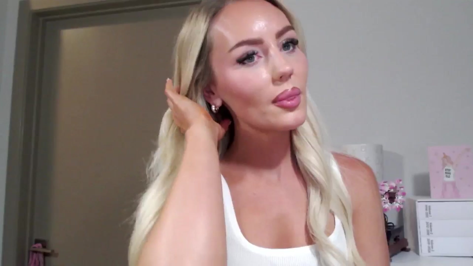 Gallery image thumbnail from Officialelsa's myfreecams stream on, 08/02/2024, 05:40 image 8 of 20