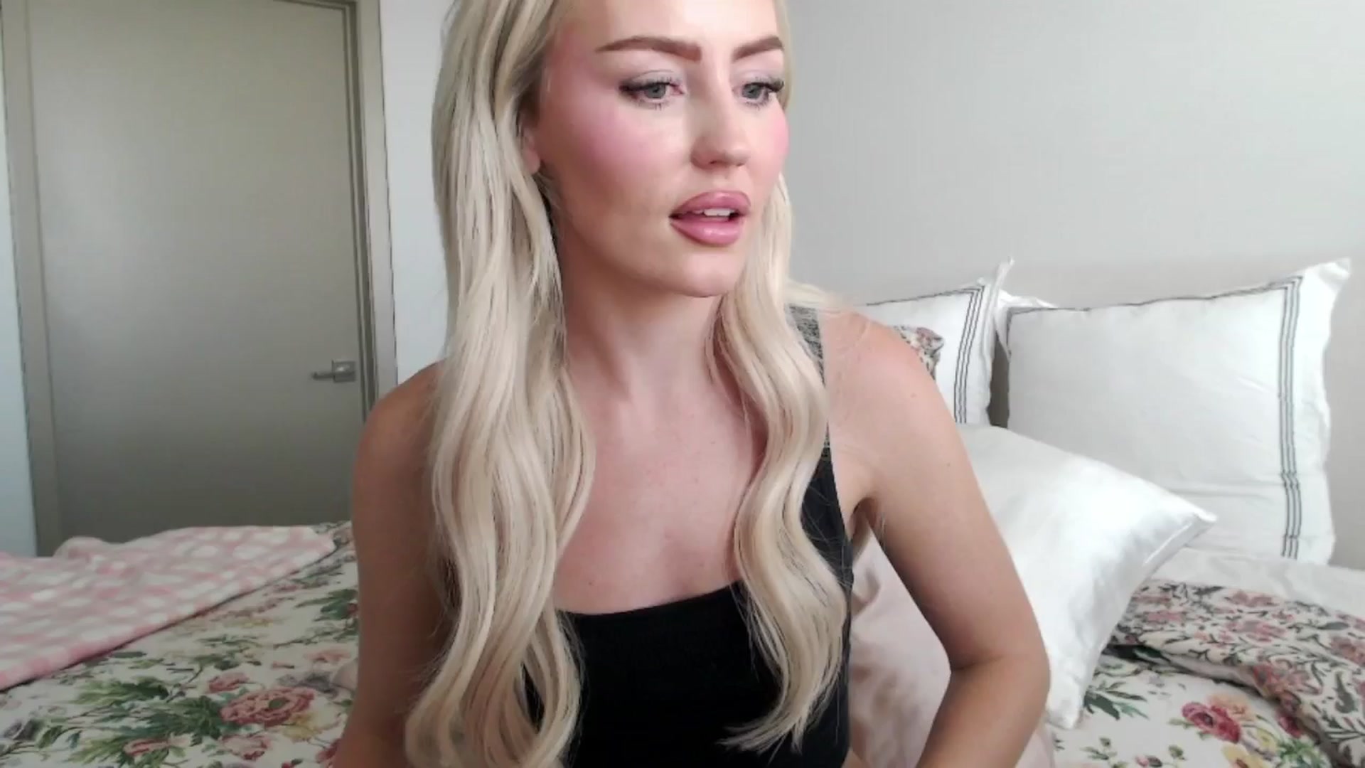 Gallery image thumbnail from Officialelsa's myfreecams stream on, 08/28/2024, 21:45 image 18 of 20
