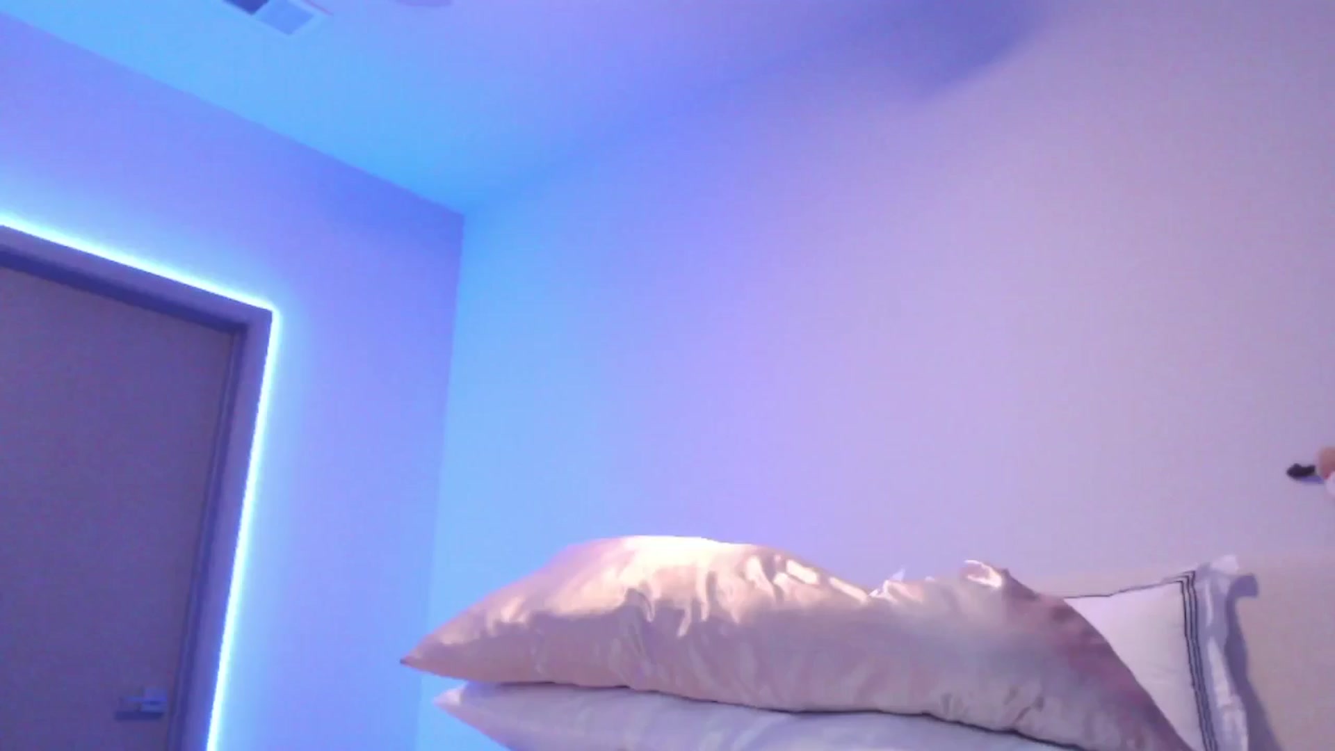 Gallery image thumbnail from Officialelsa's myfreecams stream on, 08/29/2024, 03:31 image 13 of 20