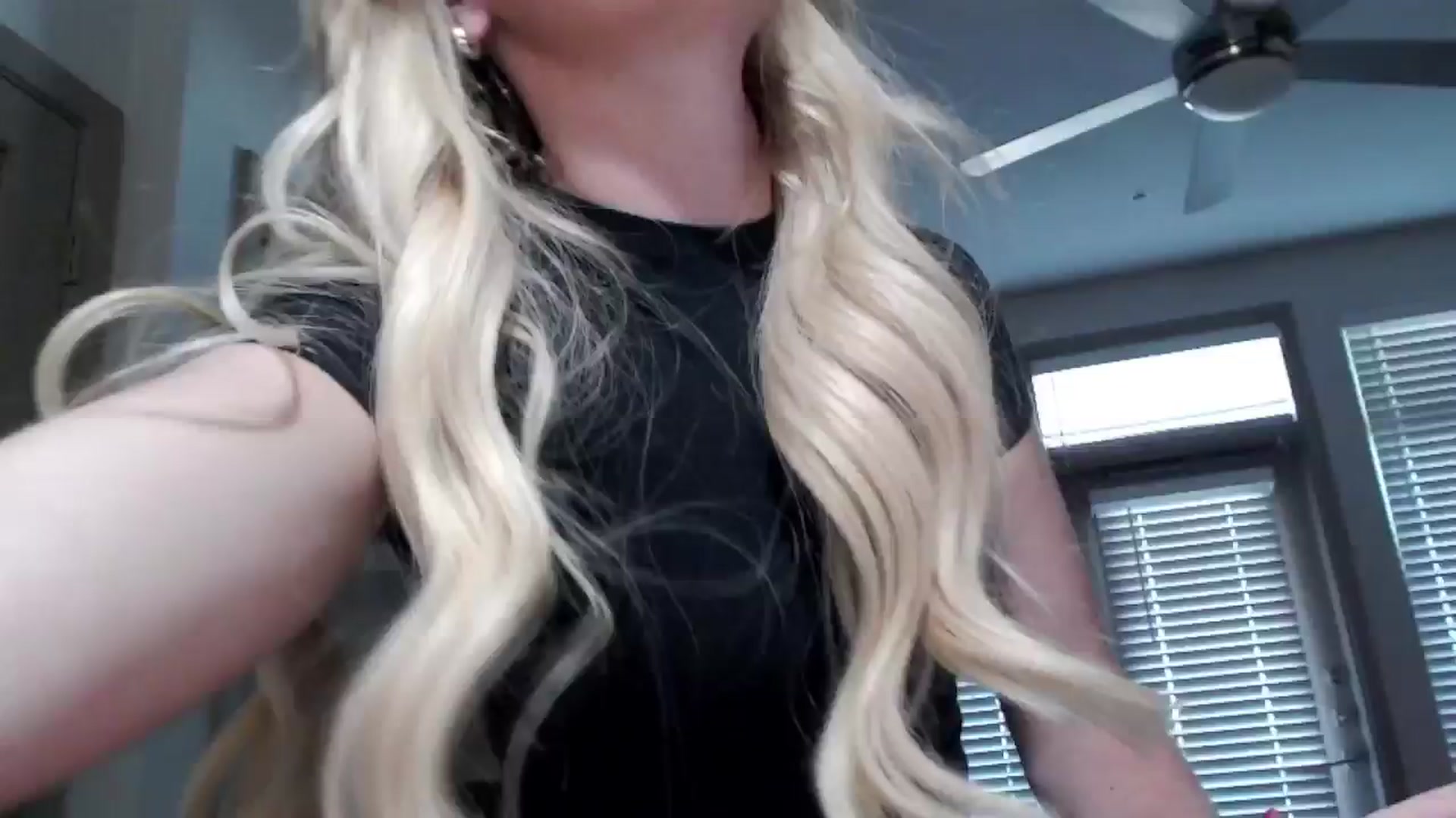 Gallery image thumbnail from Officialelsa's myfreecams stream on, 09/28/2024, 24:01 image 9 of 20
