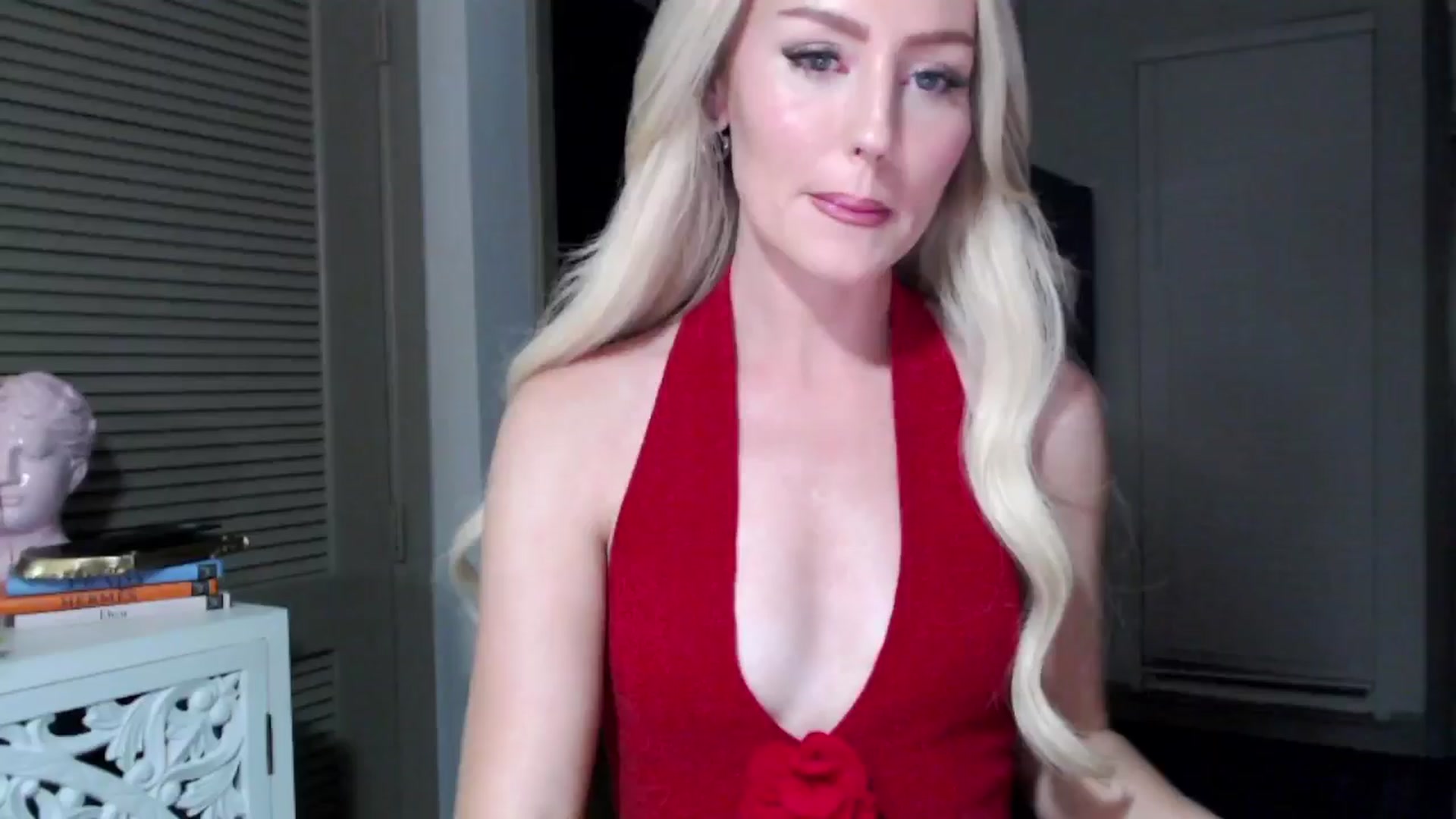 Gallery image thumbnail from Officialelsa's myfreecams stream on, 10/29/2024, 02:39 image 3 of 20