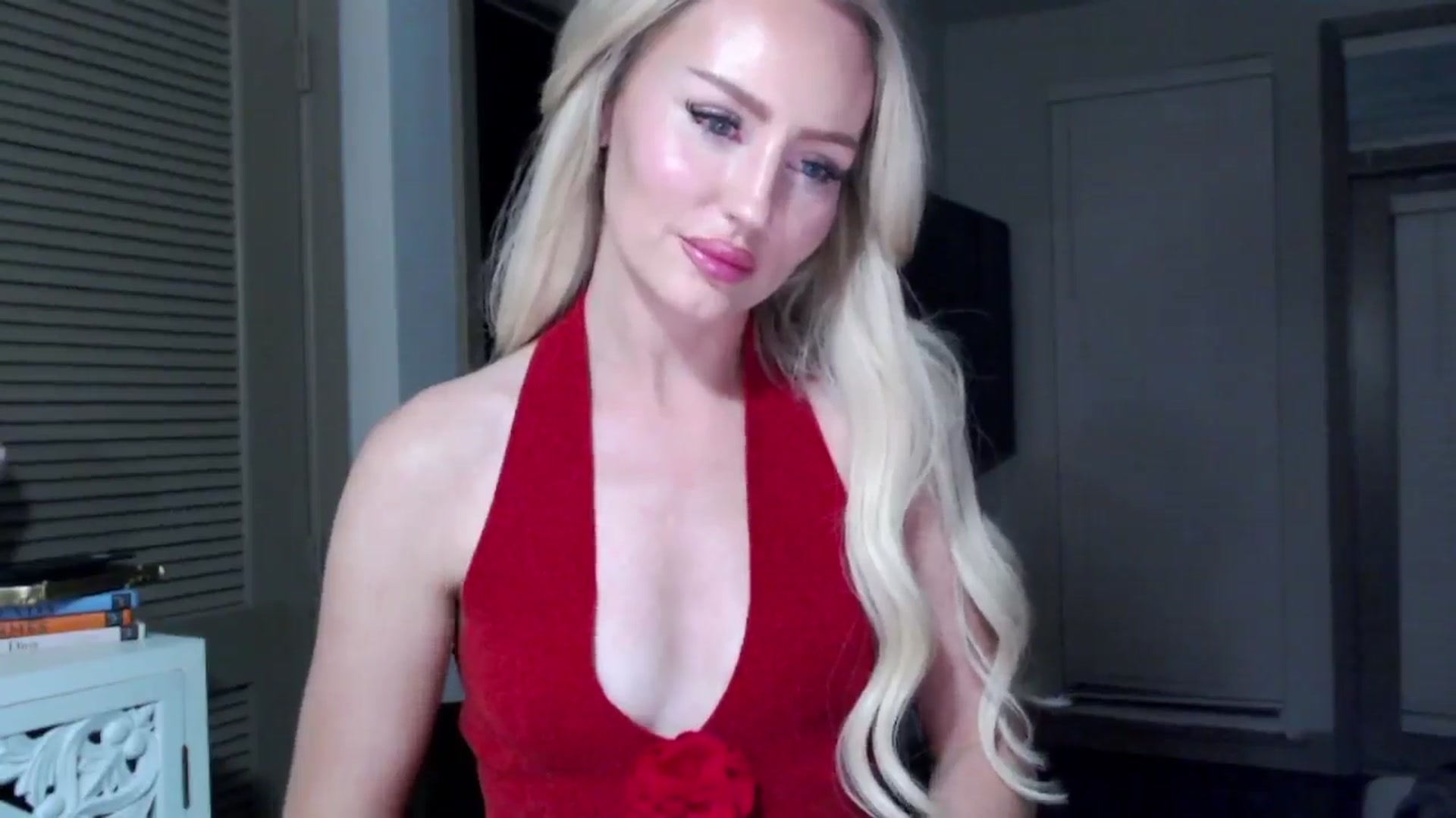 Gallery image thumbnail from Officialelsa's myfreecams stream on, 10/29/2024, 04:32 image 15 of 20