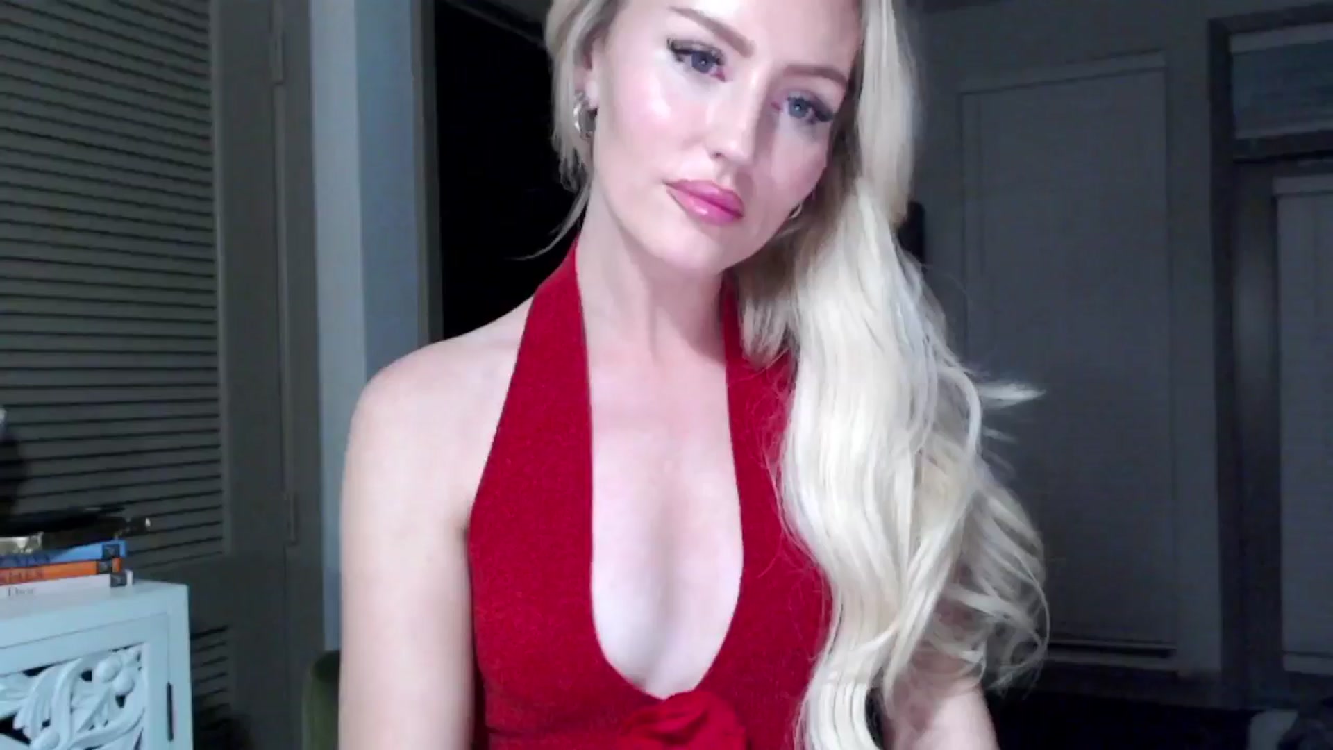 Gallery image thumbnail from Officialelsa's myfreecams stream on, 10/29/2024, 04:32 image 17 of 20