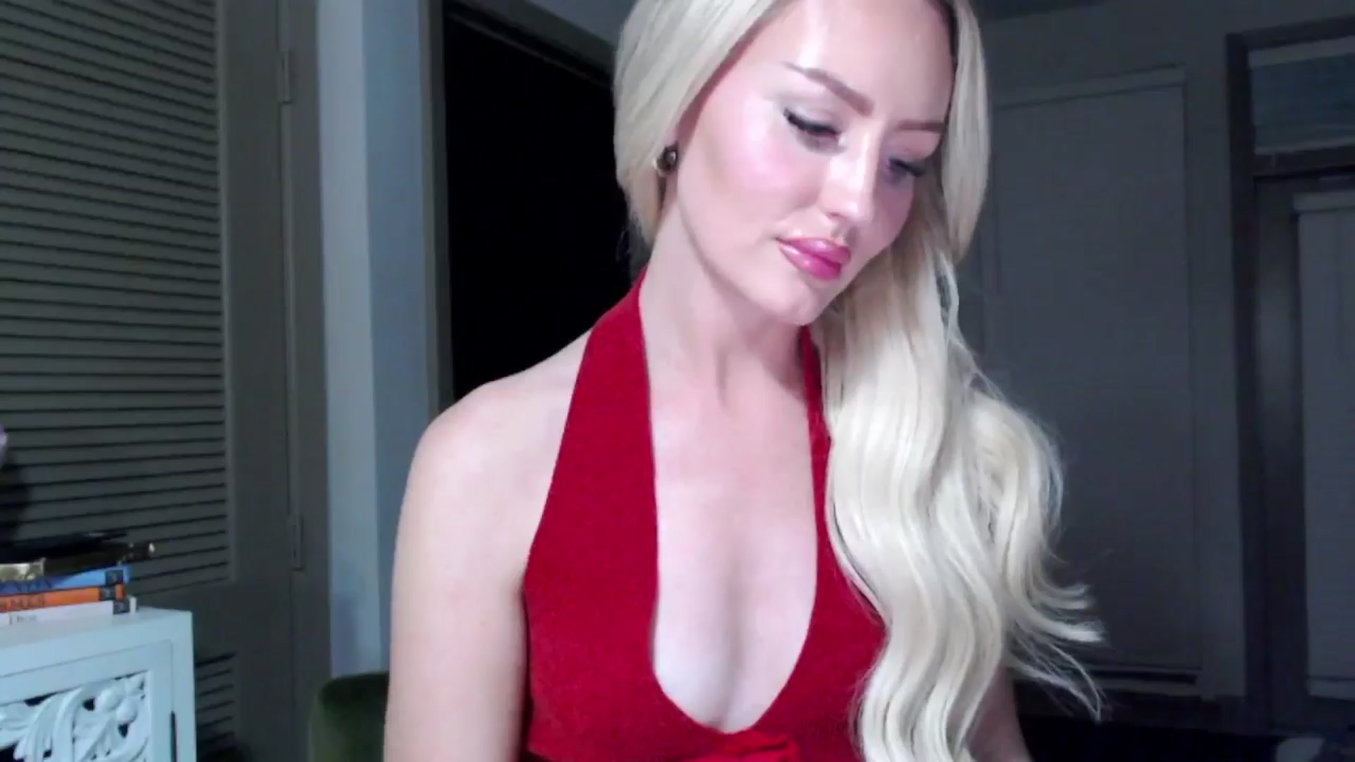 Gallery image thumbnail from Officialelsa's myfreecams stream on, 10/29/2024, 04:32 image 12 of 20