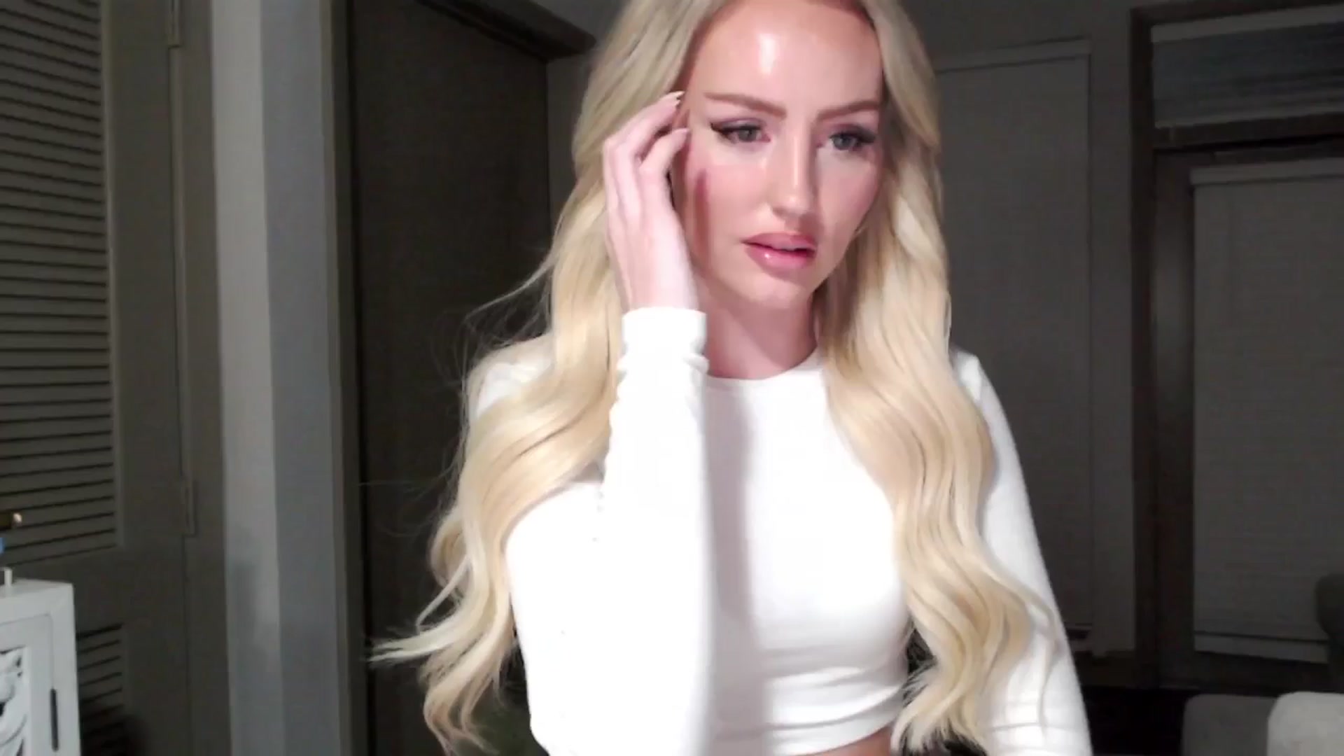 Gallery image thumbnail from Officialelsa's myfreecams stream on, 11/09/2024, 05:27 image 7 of 20