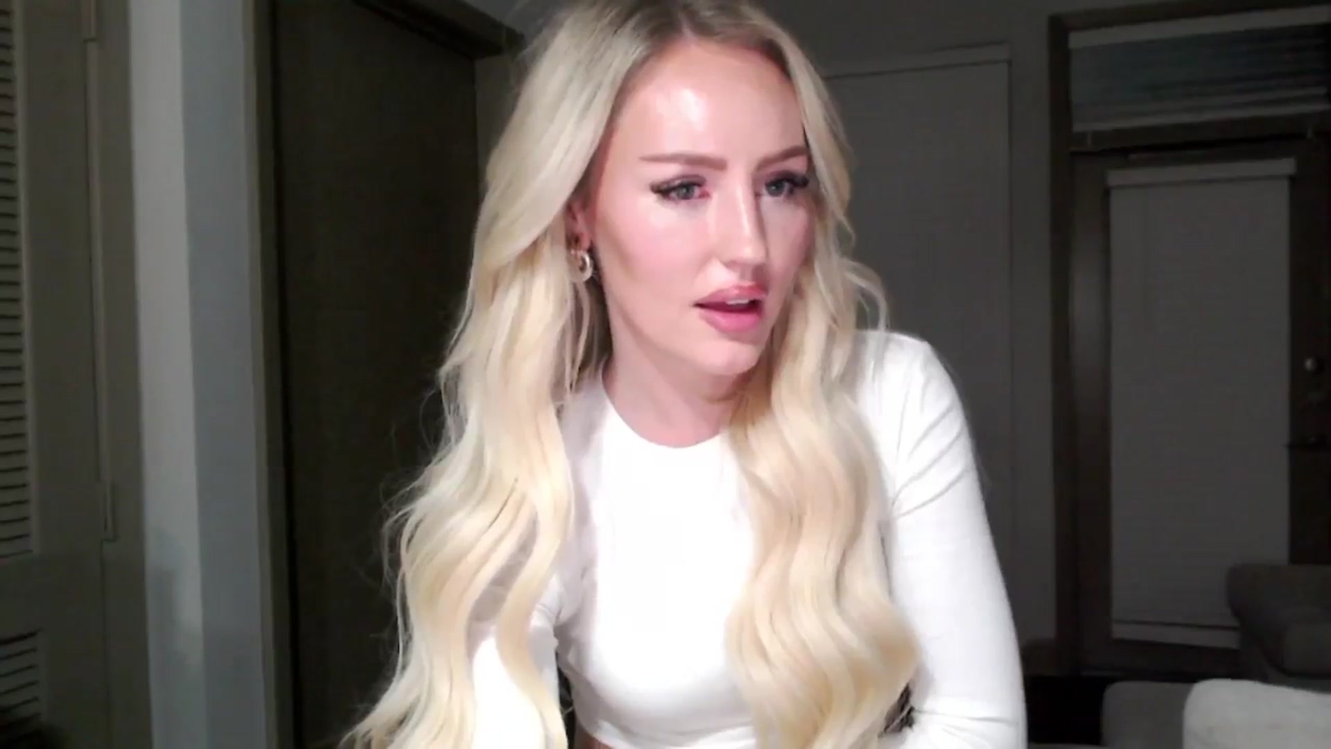 Gallery image thumbnail from Officialelsa's myfreecams stream on, 11/09/2024, 06:01 image 20 of 20