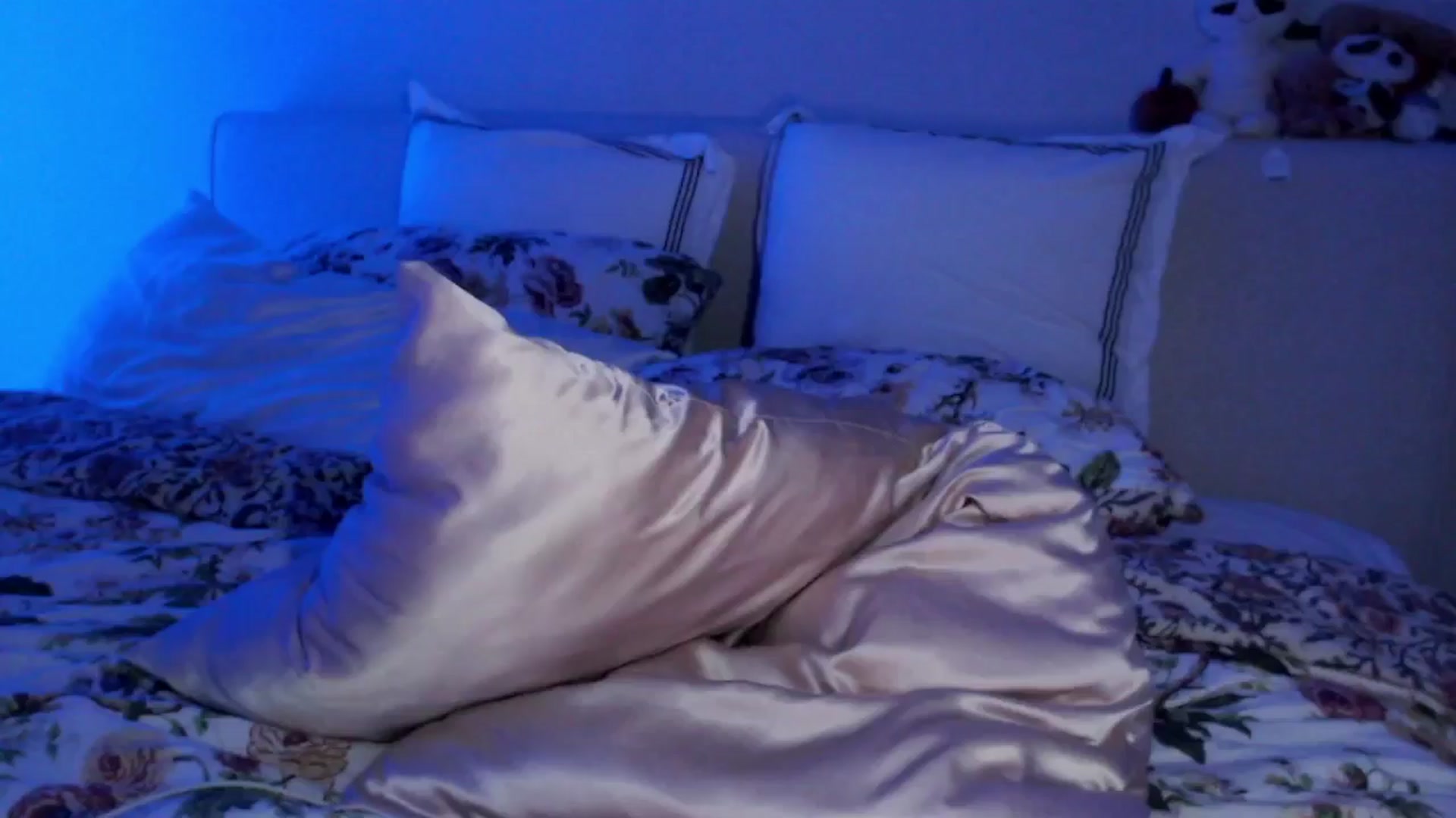 Gallery image thumbnail from Officialelsa's myfreecams stream on, 11/15/2024, 05:42 image 3 of 20