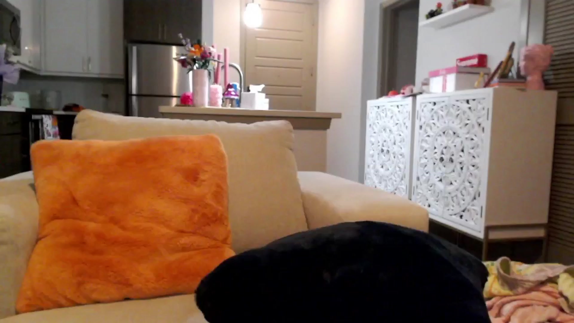 Gallery image thumbnail from Officialelsa's myfreecams stream on, 12/19/2024, 02:10 image 14 of 20