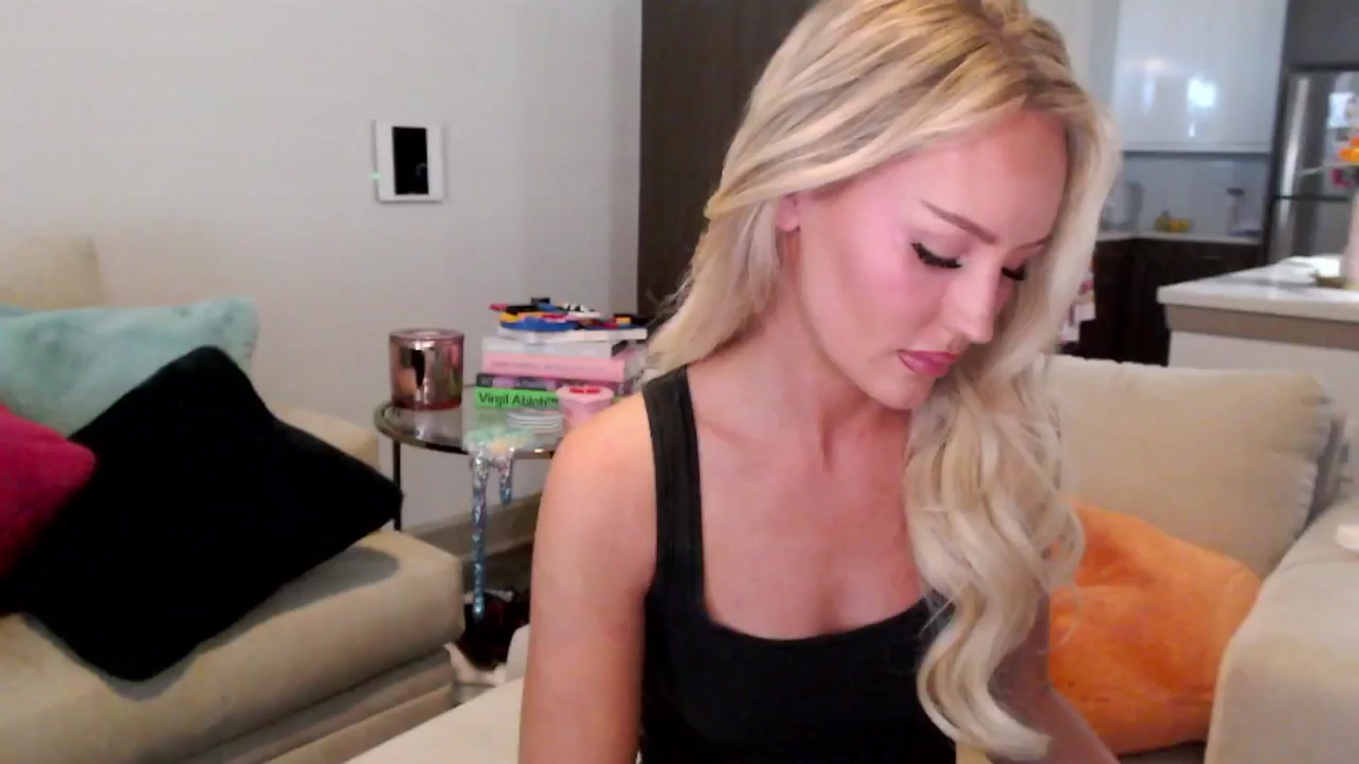 Gallery image thumbnail from Officialelsa's myfreecams stream on, 12/30/2024, 23:23 image 9 of 20