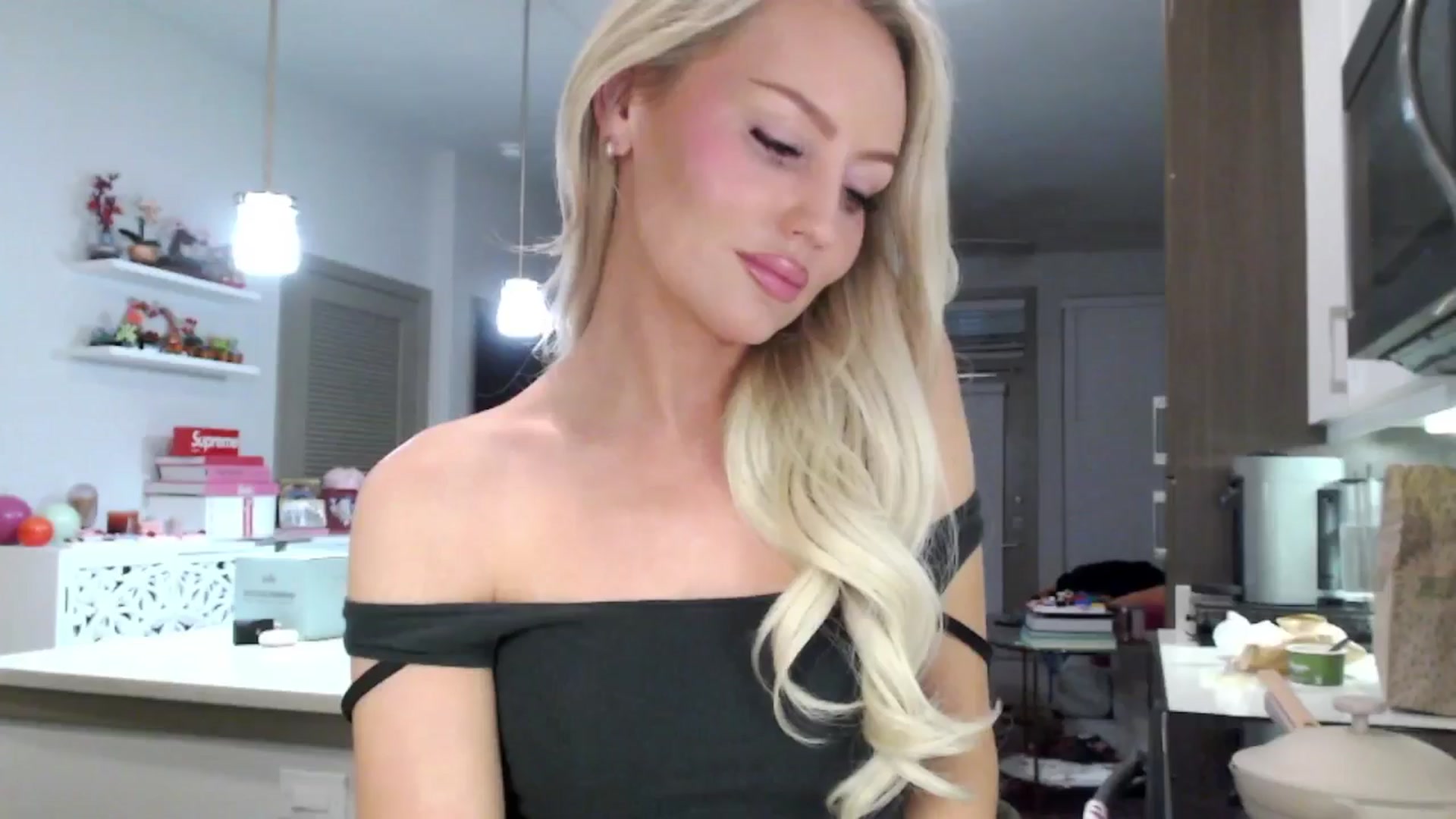 Gallery image thumbnail from Officialelsa's myfreecams stream on, 01/26/2025, 08:06 image 20 of 20